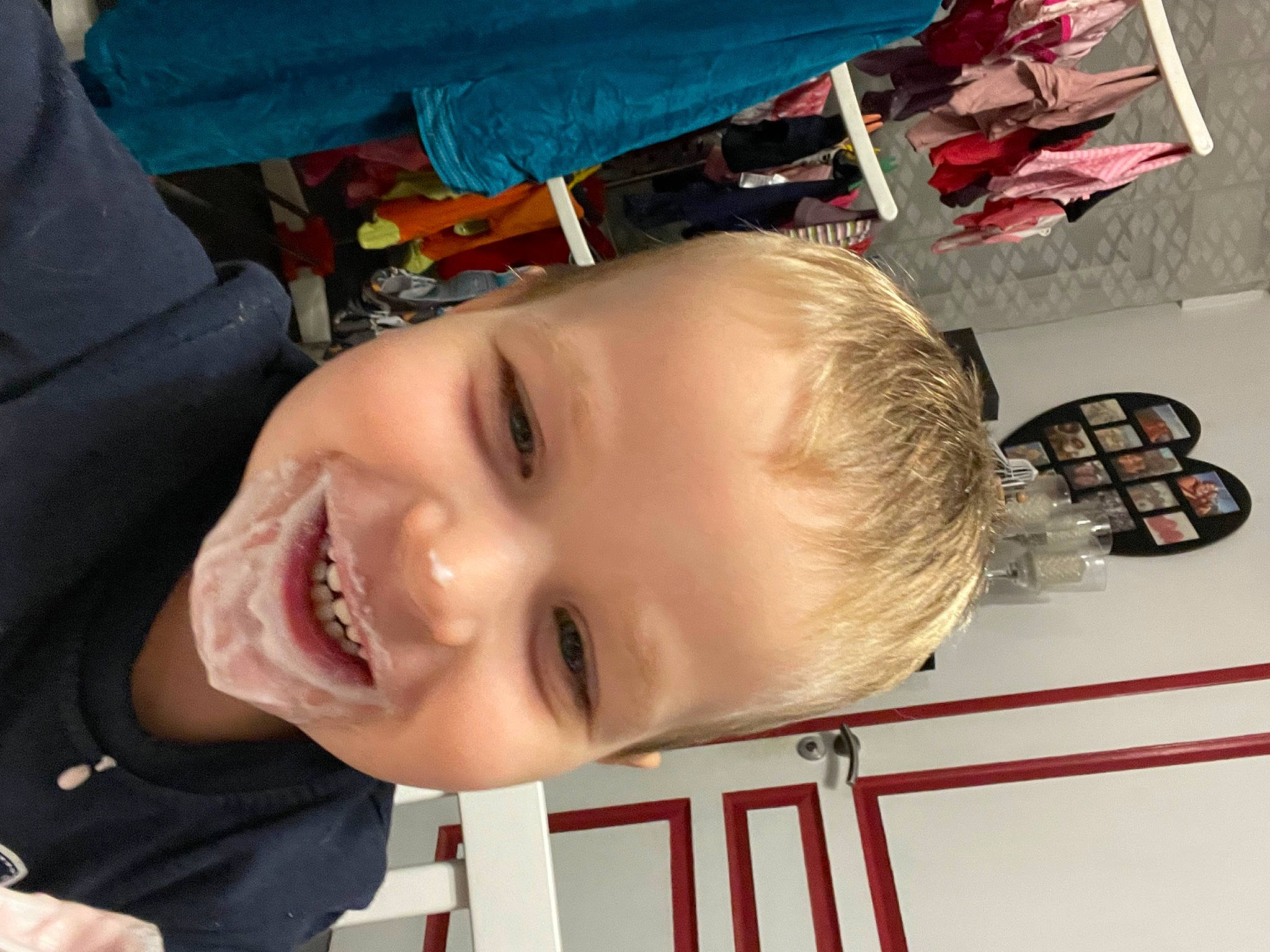 Nathan a rejoint le concours — aidez-le/la à gagner de superbes lots ! baby, baby_laughing, baby_products, baby_toddler_clothing, cheek, child, chin, facial_expression, fun, happy, jaw, joy, laugh, mouth, nose, pattern, person, smile, thumb, toddler