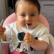 ézechiel participe au concours pour gagner de l'argent avec cette photo : baby, child, toddler, highchair, sunglasses, mickey_mouse, tshirt, blue_eyes, smile, hands, chewing, indoor, kitchen, cabinet, vacuum, hair, face, seat, playful, portrait