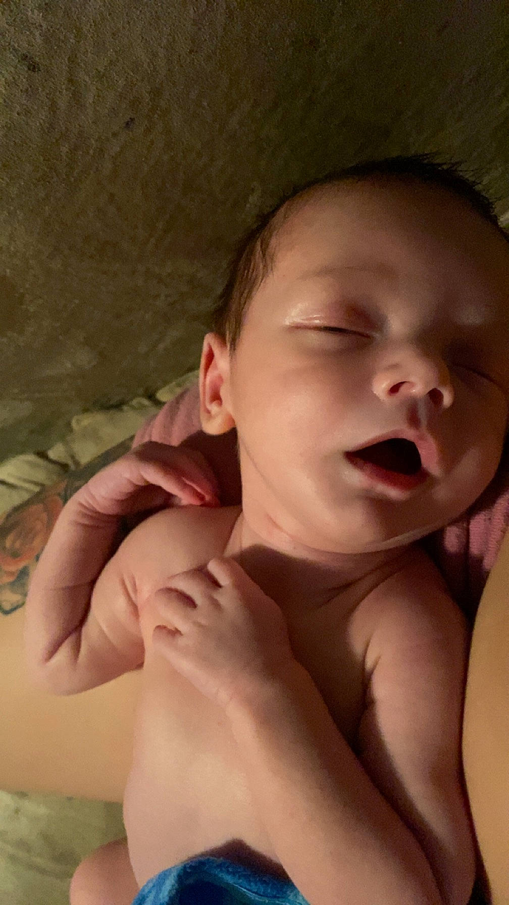 Phoenix is registered to the contest to win money with this photo: arm, cheek, chest, eye, eyebrow, face, finger, gesture, hand, head, human_body, jaw, leg, lip, mouth, neck, nose, person, skin, stomach