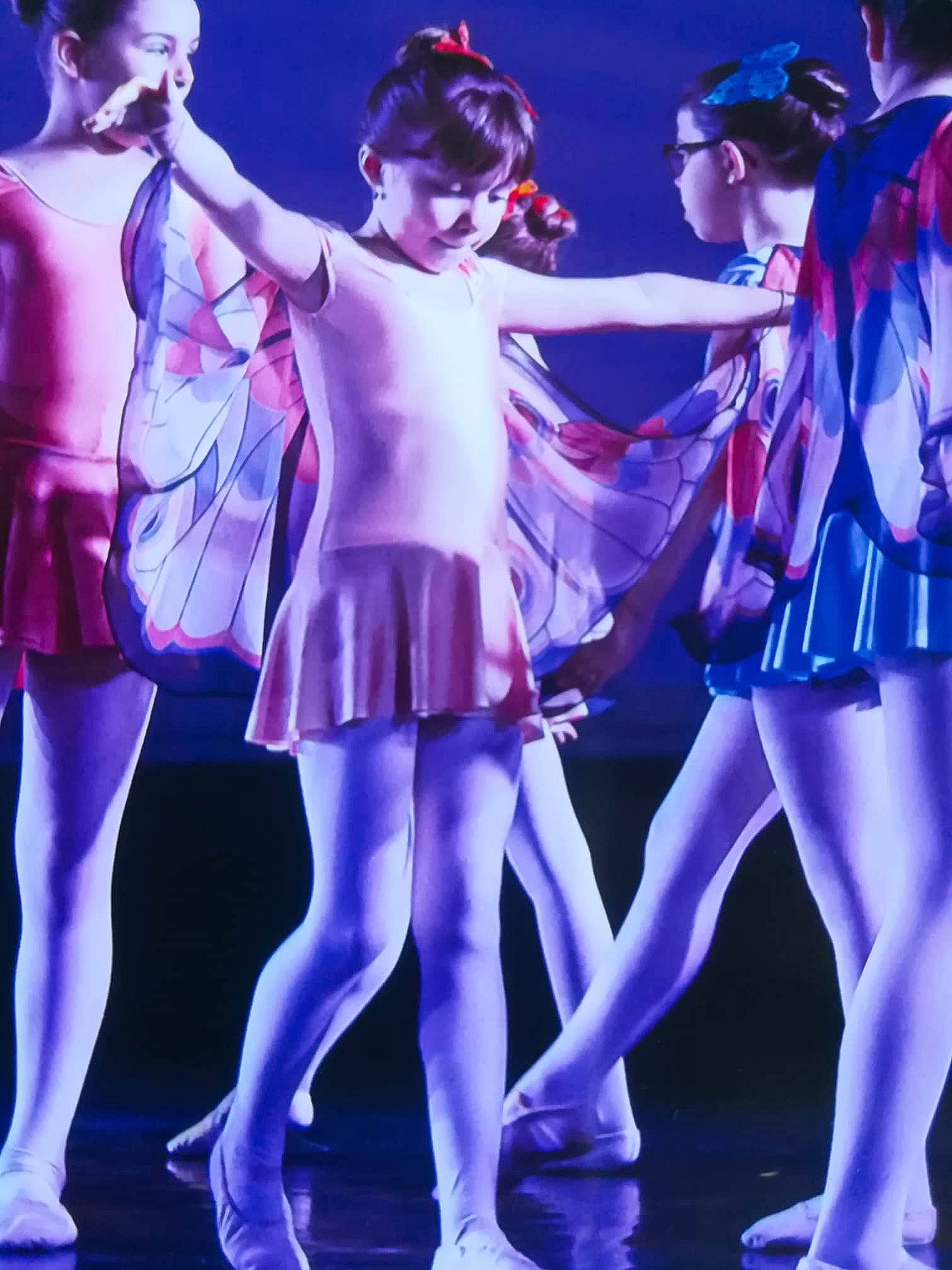 Pauline a rejoint le concours — aidez-le/la à gagner de superbes lots ! ballet, ballet_dancer, choreography, concert_dance, costume, costume_design, dance, dancer, entertainment, event, fashion_design, girl, joy, modern_dance, performance, performance_art, performing_arts, person, purple, sportswear