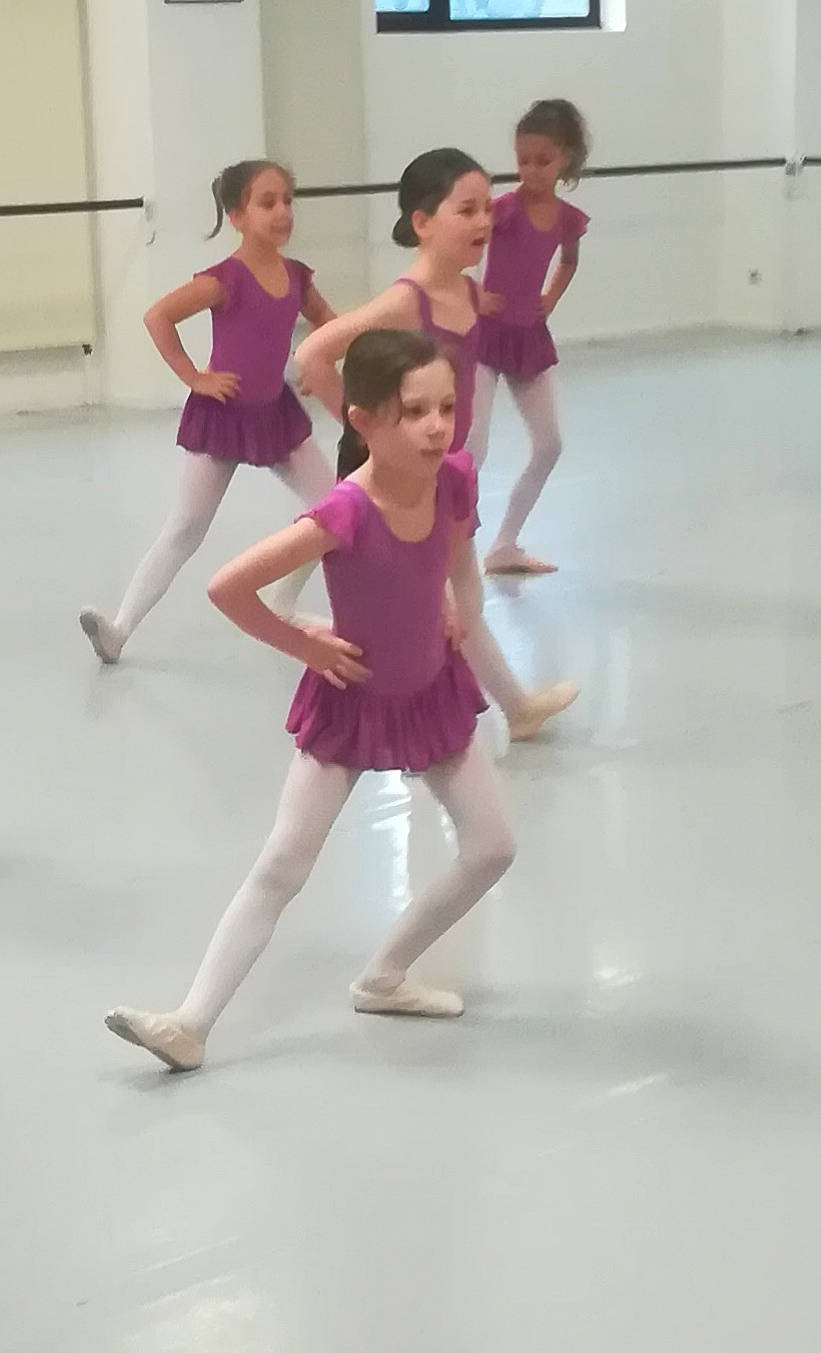 Pauline participe au concours pour gagner de l'argent avec cette photo : ballet, ballet_dancer, ballet_master, choreography, dance, dancer, event, fun, girl, modern_dance, performing_arts, person, shoe, sportswear