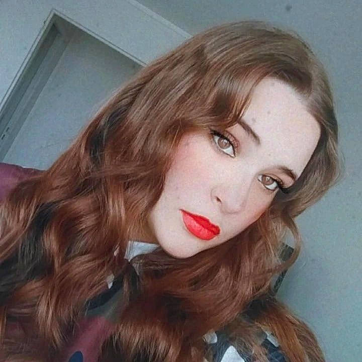 Tatiana participe au concours pour gagner de l'argent avec cette photo : bangs, black_hair, blond, cheek, cool, eye_liner, eyelash, flash_photography, iris, jaw, layered_hair, lip, lipstick, liver, long_hair, makeover, mouth, nose, person, selfie