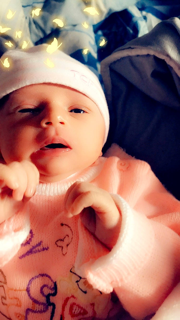 Jannah a rejoint le concours — aidez-le/la à gagner de superbes lots ! beauty, cheek, child, chin, close_up, face, finger, forehead, girl, hand, happiness, head, human_hair_color, infant, lip, mouth, nose, person, skin, smile