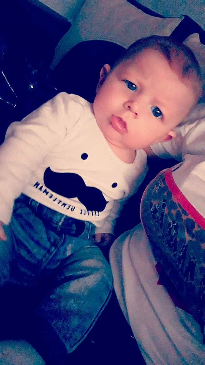 Ayron participe au concours pour gagner de l'argent avec cette photo : beauty, blue, boy, cheek, child, cool, emotion, eye, face, girl, head, human, human_hair_color, infant, nose, person, product, skin, smile, toddler