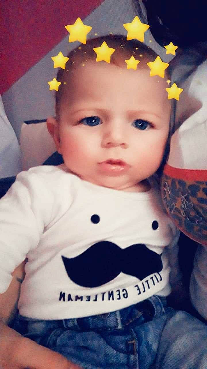 Ayron a rejoint le concours — aidez-le/la à gagner de superbes lots ! cheek, child, cool, day, ear, eye, fun, girl, hair_accessory, happiness, head, headband, headgear, infant, iris, person, product, skin, smile, toddler