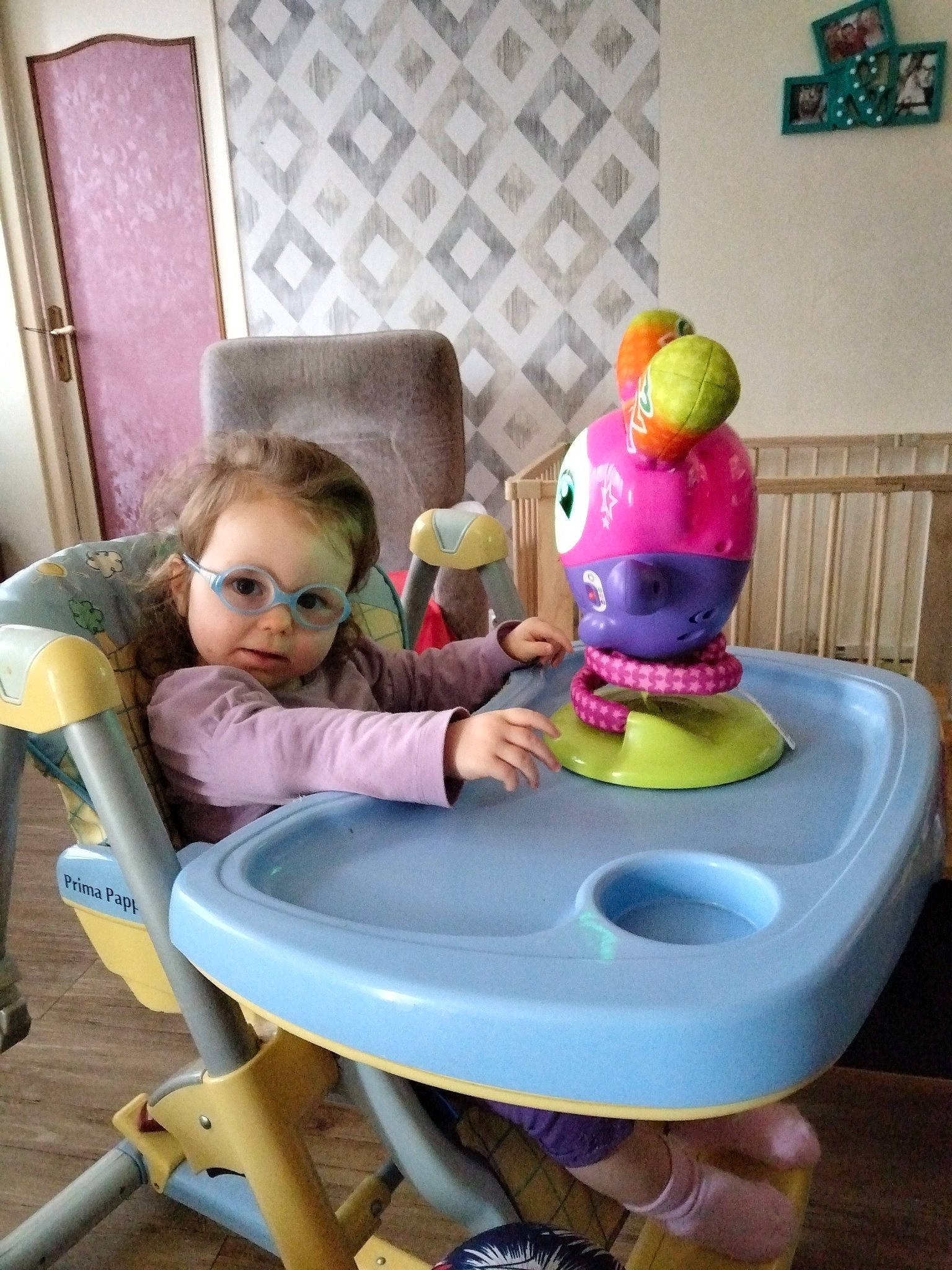 Maëllya a rejoint le concours — aidez-le/la à gagner de superbes lots ! baby, baby_products, baby_toys, chair, child, comfort, flooring, fun, furniture, leisure, magenta, person, plastic, play, recreation, room, sitting, table, toddler, toy