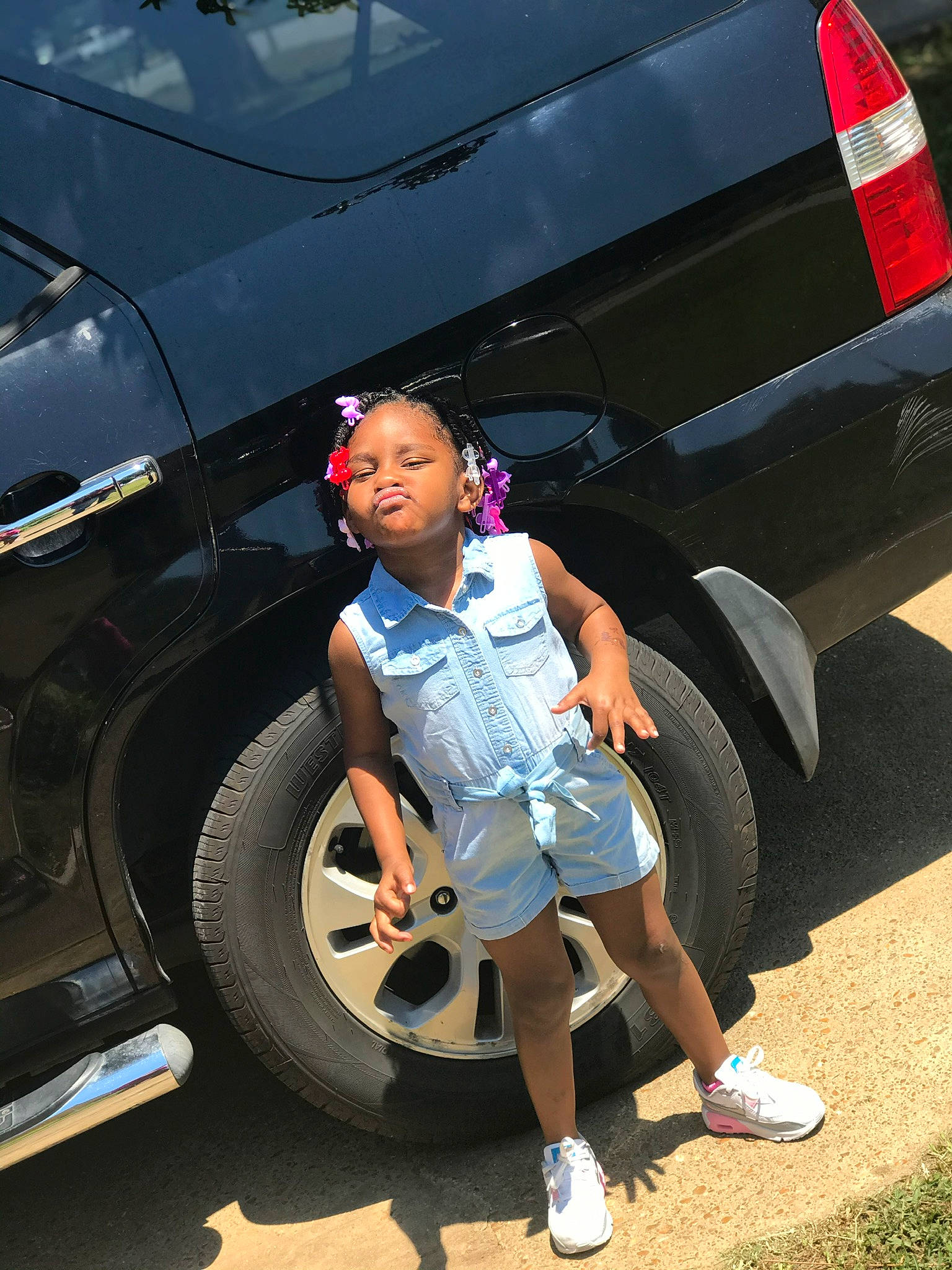 Tanylah is registered to the contest to win money with this photo: alloy_wheel, auto_part, automotive_care, automotive_design, automotive_exterior, automotive_tire, automotive_wheel_system, bumper, car, fender, luxury_vehicle, motor_vehicle, person, rim, synthetic_rubber, tire, tire_care, tread, vehicle, vehicle_door