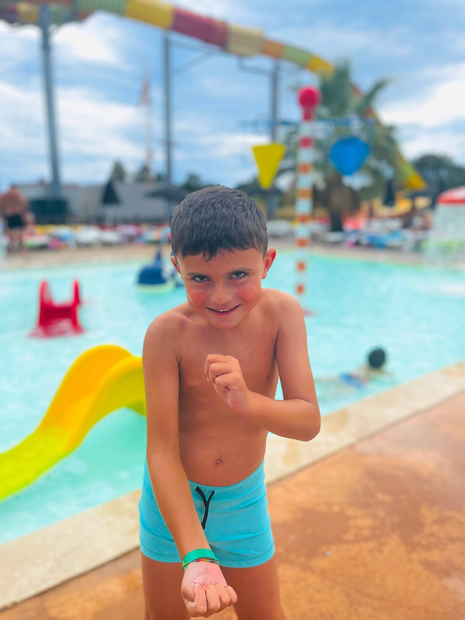 Mattéo a rejoint le concours — aidez-le/la à gagner de superbes lots ! aqua, azure, barechested, bathing, beach, chest, cloud, fun, happy, joy, leisure, people_on_beach, person, recreation, sky, summer, swimming_pool, swimwear, thigh, toddler