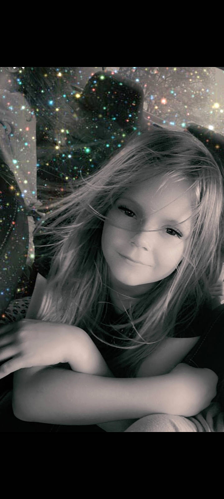 Khloe is registered to the contest to win money with this photo: beauty, black, blond, brown_hair, child, darkness, event, eye, eyebrow, eyelash, facial_expression, flash_photography, fun, grass, hairstyle, happy, joy, lip, long_hair, person