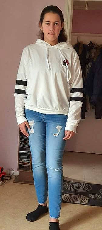 Ahines participe au concours pour gagner de l'argent avec cette photo : belt, blazer, collar, denim, dress_shirt, fashion, fashion_design, grey, jersey, joint, leather_jacket, outerwear, person, shoulder, sleeve, sportswear, street_fashion, sunglasses, thigh, trunk