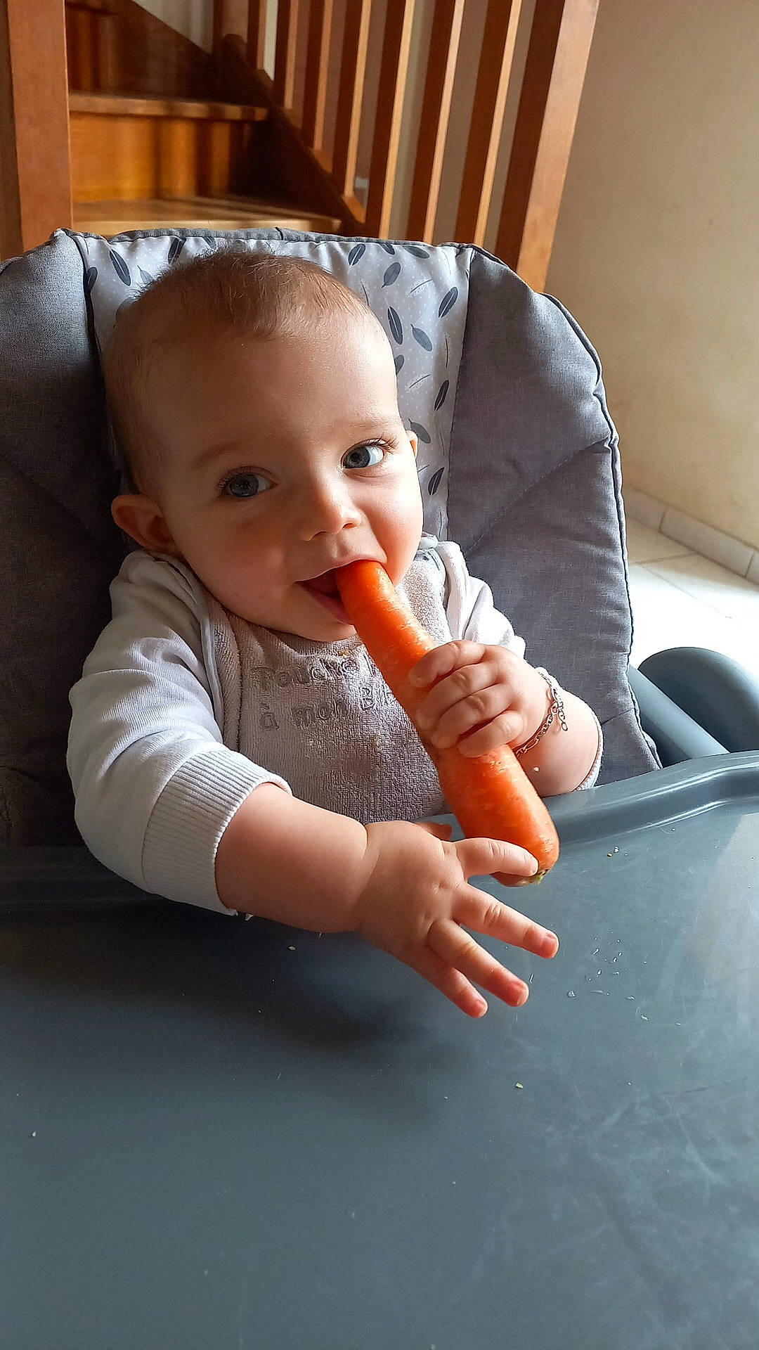 Gabriel participe au concours pour gagner de l'argent avec cette photo : baby, baby_products, baby_safety, baby_toddler_clothing, cheek, child, comfort, eye, finger, flooring, fun, gesture, iris, lip, nail, person, sitting, skin, thumb, toddler