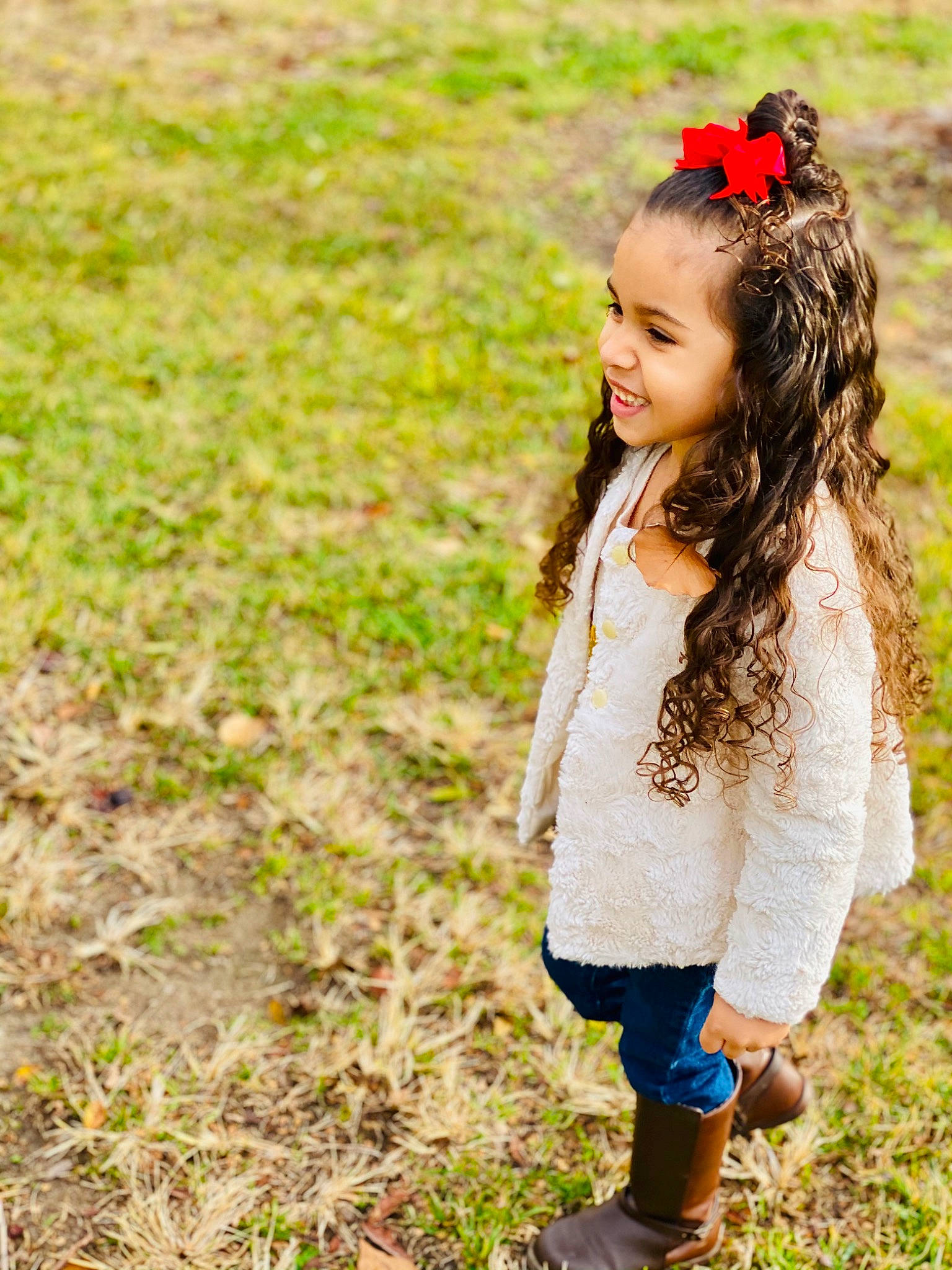 Amariah joined the competition — help win amazing prizes! brown_hair, eye, fawn, flash_photography, grass, grassland, hair, hairstyle, happy, head, jewellery, joy, leaf, lip, long_hair, people_in_nature, person, plant, smile, street_fashion
