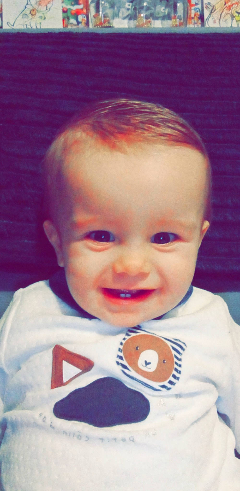 Léo participe au concours pour gagner de l'argent avec cette photo : arm, azure, baby, baby_toddler_clothing, cheek, chin, clothing, face, hair, hairstyle, happy, head, human_body, joy, lip, mouth, nose, organ, outerwear, person