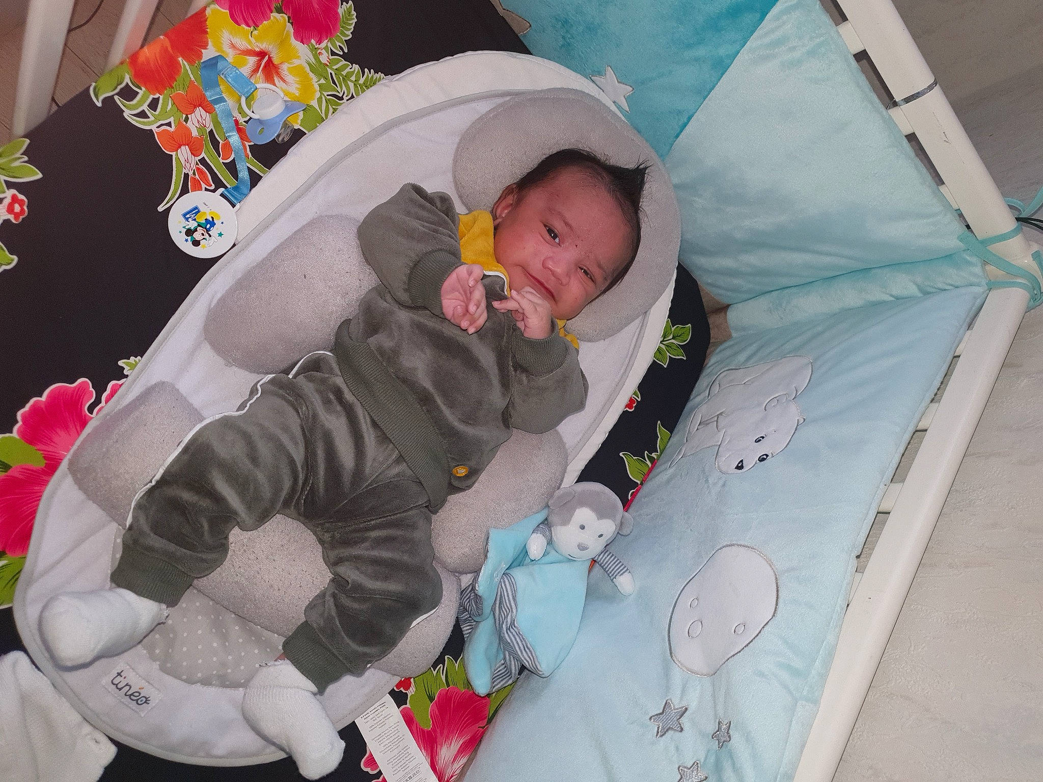 Ryan participe au concours pour gagner de l'argent avec cette photo : baby, baby_carriage, baby_products, baby_safety, baby_toddler_clothing, baby_toys, bedtime, child, comfort, fun, infant_bed, linens, nap, pattern, person, pink, room, sleep, textile, toddler