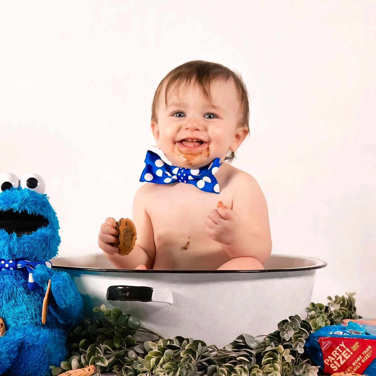 Baylin is registered to the contest to win money with this photo: accessories, baby, babylaughing, cutlery, face, food, formalwear, happy, head, laughing, meal, person, photography, plant, portrait, pottedplant, smile, spoon, tie, toy