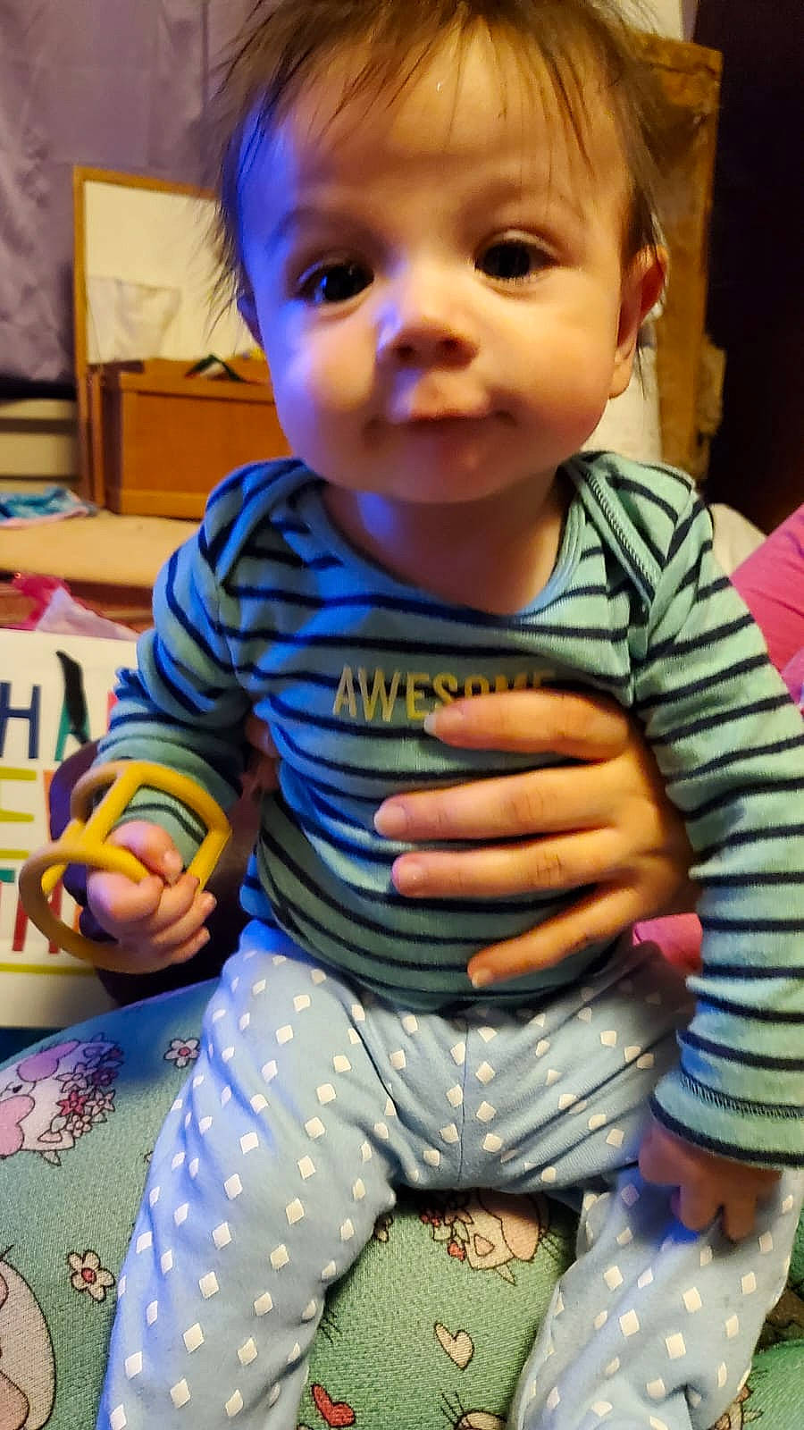 Sebastian is registered to the contest to win money with this photo: baby, baby_toddler_clothing, beauty, cheek, child, eye, face, facial_expression, finger, green, hairstyle, happy, head, iris, nose, person, skin, sleeve, t_shirt, thumb