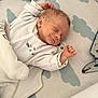 William a rejoint le concours — aidez-le/la à gagner de superbes lots ! baby, baby_accessories, blanket, child, cloud_pattern, cozy, crib, cute, indoor, infant, newborn, pacifier, peaceful, resting, sleeping, sleepwear, smiling, soft_toys, toddler, white_clothing