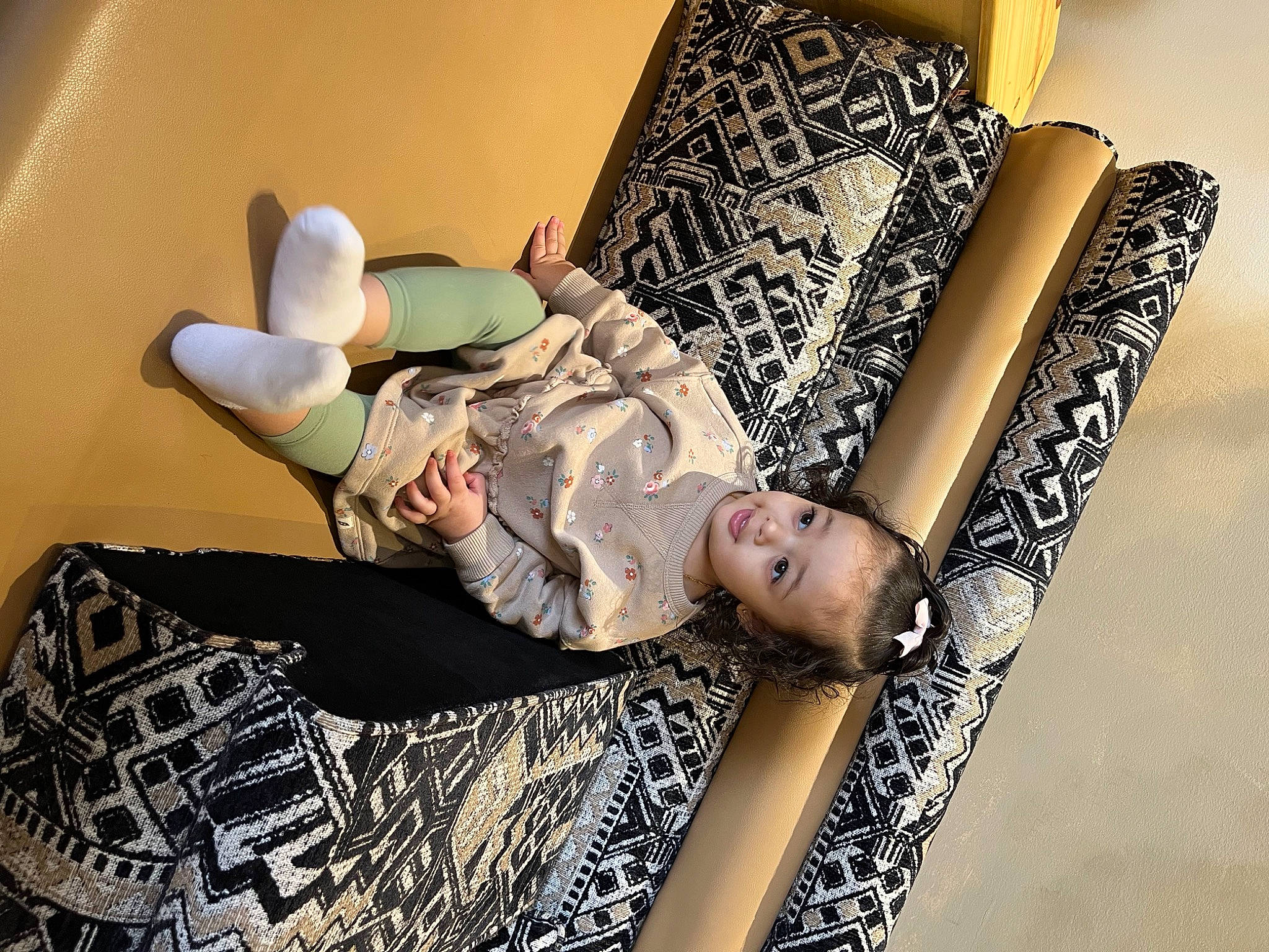 Samaya joined the competition — help win amazing prizes! comfort, couch, eyewear, fashion_accessory, fashion_design, flash_photography, flesh, flooring, human_leg, knee, leg, linens, pattern, person, room, selfie, sitting, textile, thigh, visual_arts