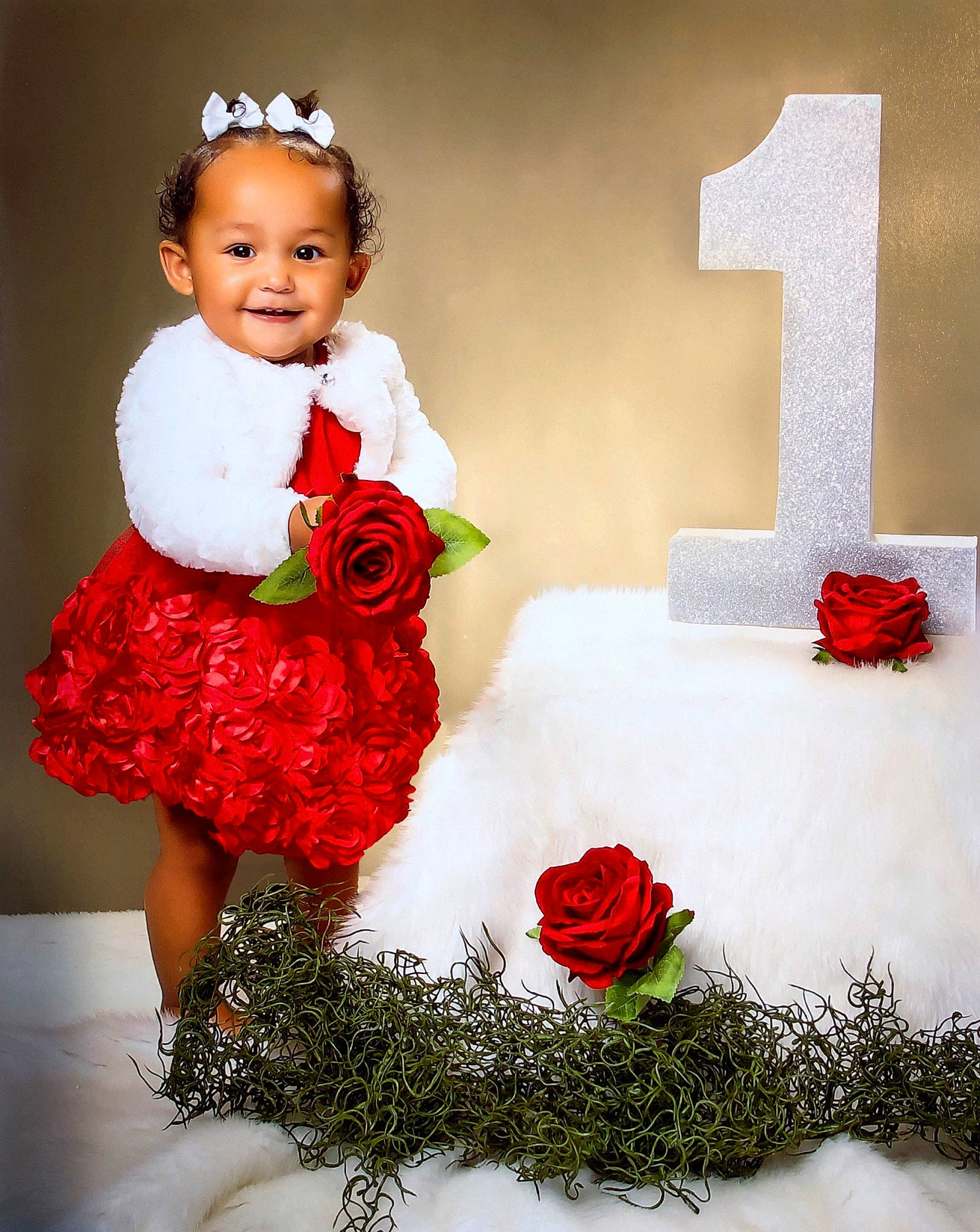 Laveah joined the competition — help win amazing prizes! bouquet, ceremony, child, cut_flowers, floral_design, floristry, flower, joy, person, petal, plant, red, rose, wedding_ceremony_supply