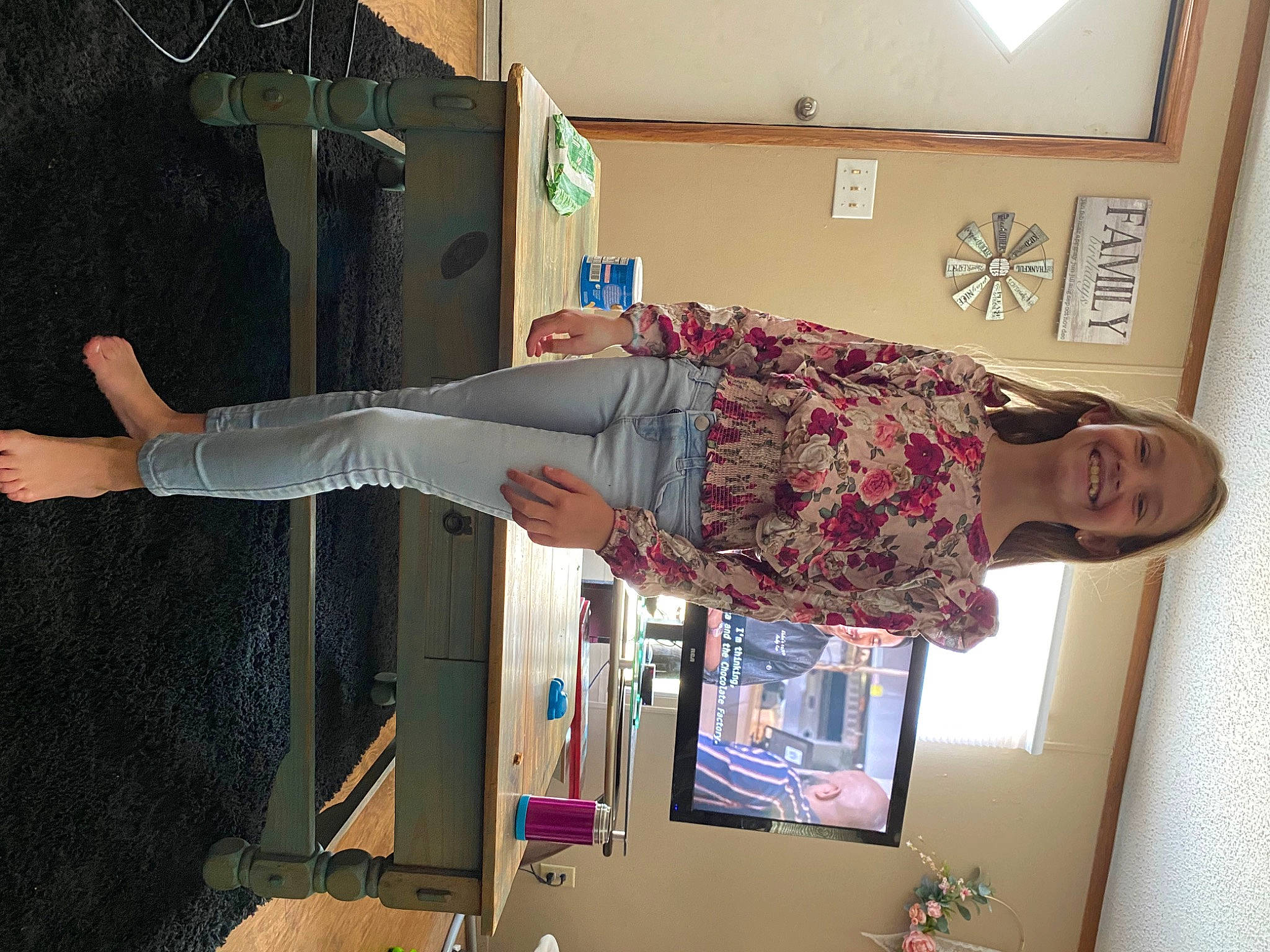 Autumn is registered to the contest to win money with this photo: balance, ceiling, elbow, fashion_design, flesh, flooring, fun, human_leg, joy, knee, magenta, pattern, person, picture_frame, room, sportswear, t_shirt, textile, thigh, waist