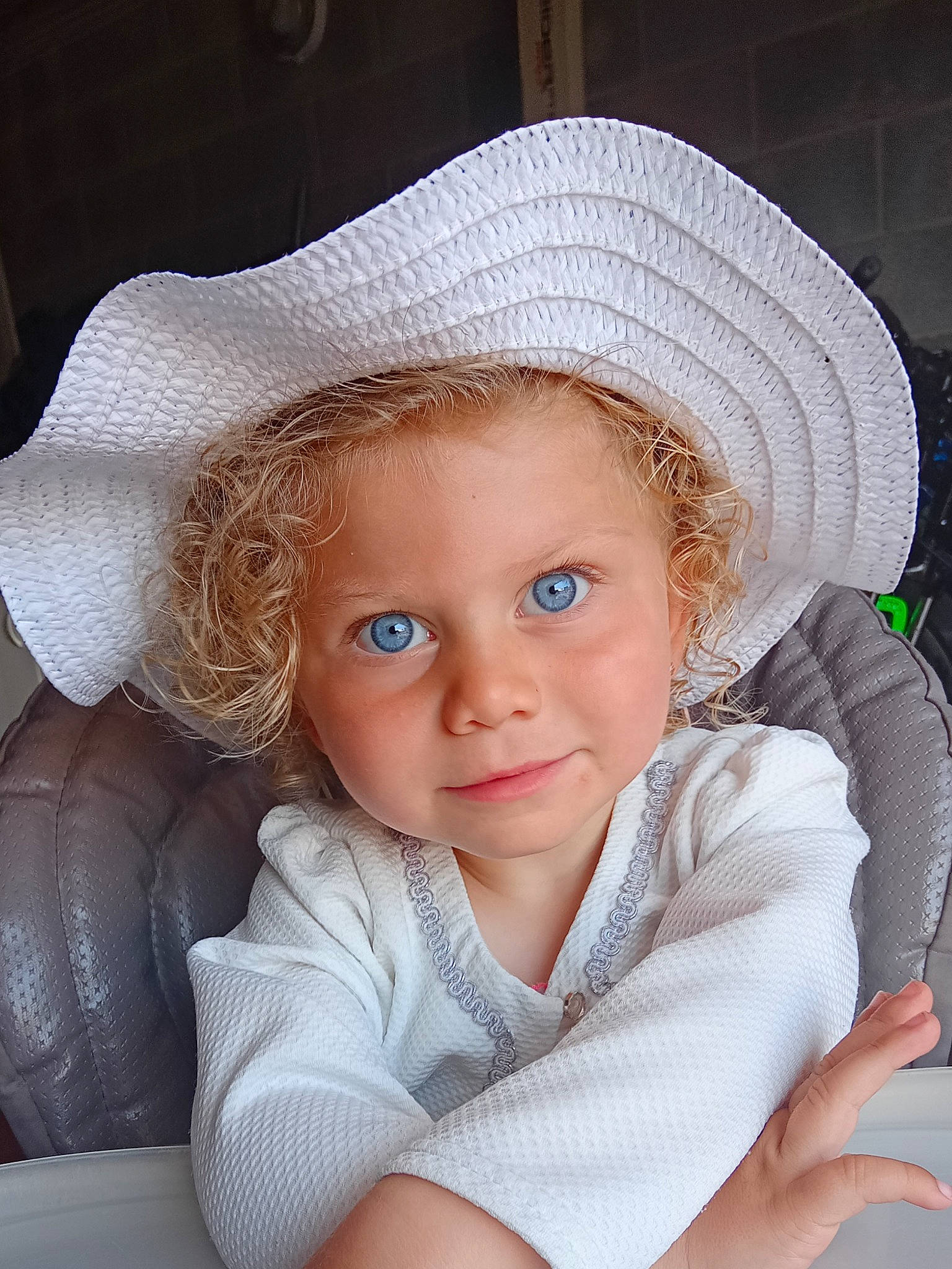 Lynaïs a rejoint le concours — aidez-le/la à gagner de superbes lots ! baby, cap, cheek, chin, comfort, costume_hat, eyebrow, face, flash_photography, hairstyle, happy, hat, human_body, iris, joy, lip, nose, person, skin, smile