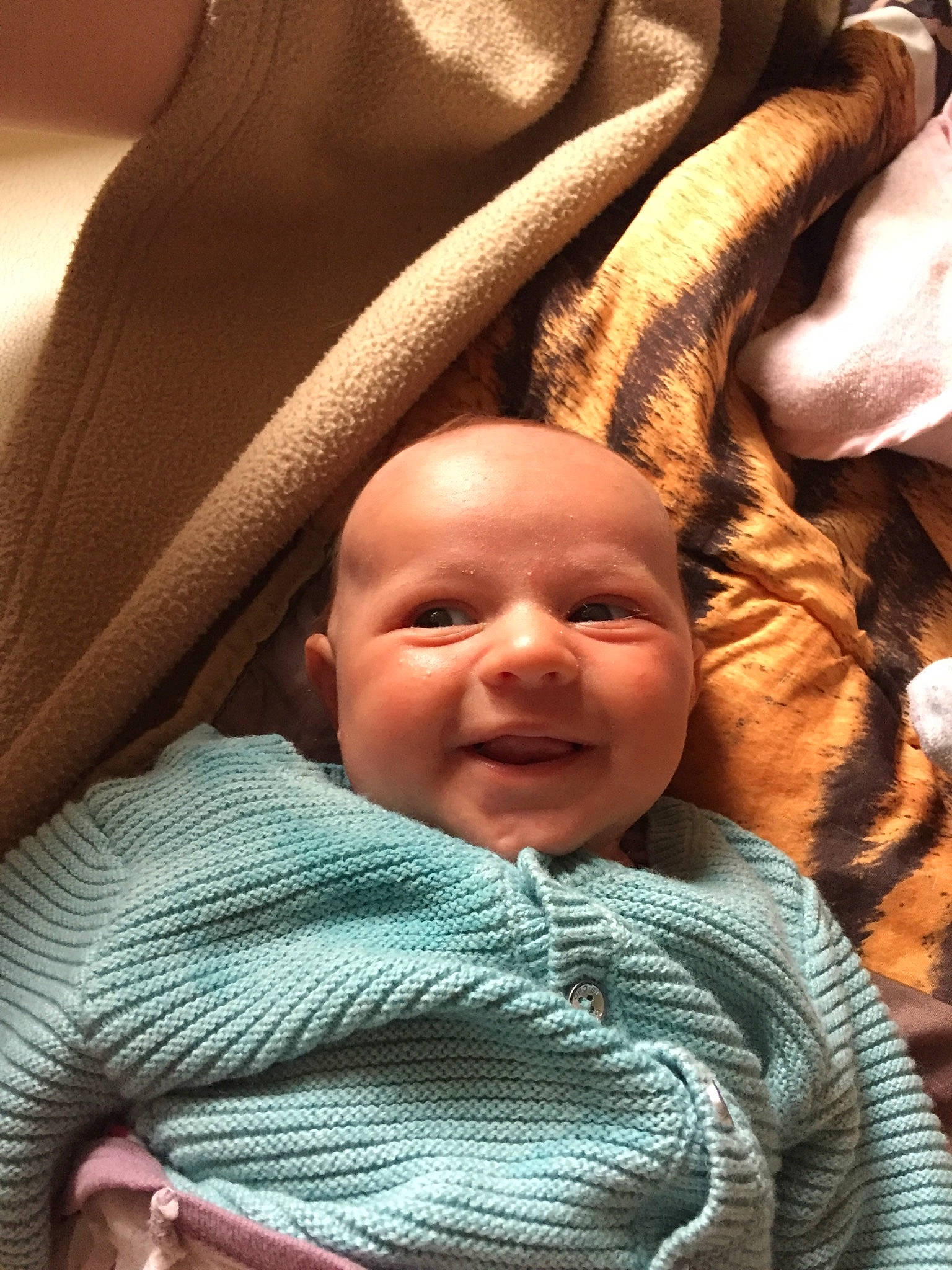 Ylianna participe au concours pour gagner de l'argent avec cette photo : baby, cheek, child, face, facial_expression, happy, head, nose, people, person, skin, smile, toddler, vacation