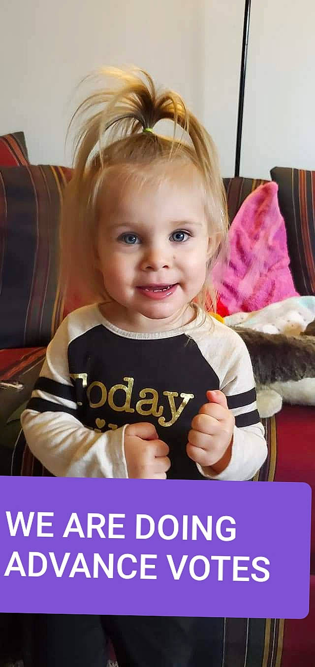 Scarlett is registered to the contest to win money with this photo: blond, brown_hair, cheek, child, ear, facial_expression, finger, hair, hairstyle, happy, joy, person, photo_caption, photography, play, product, smile, t_shirt, toddler, tooth