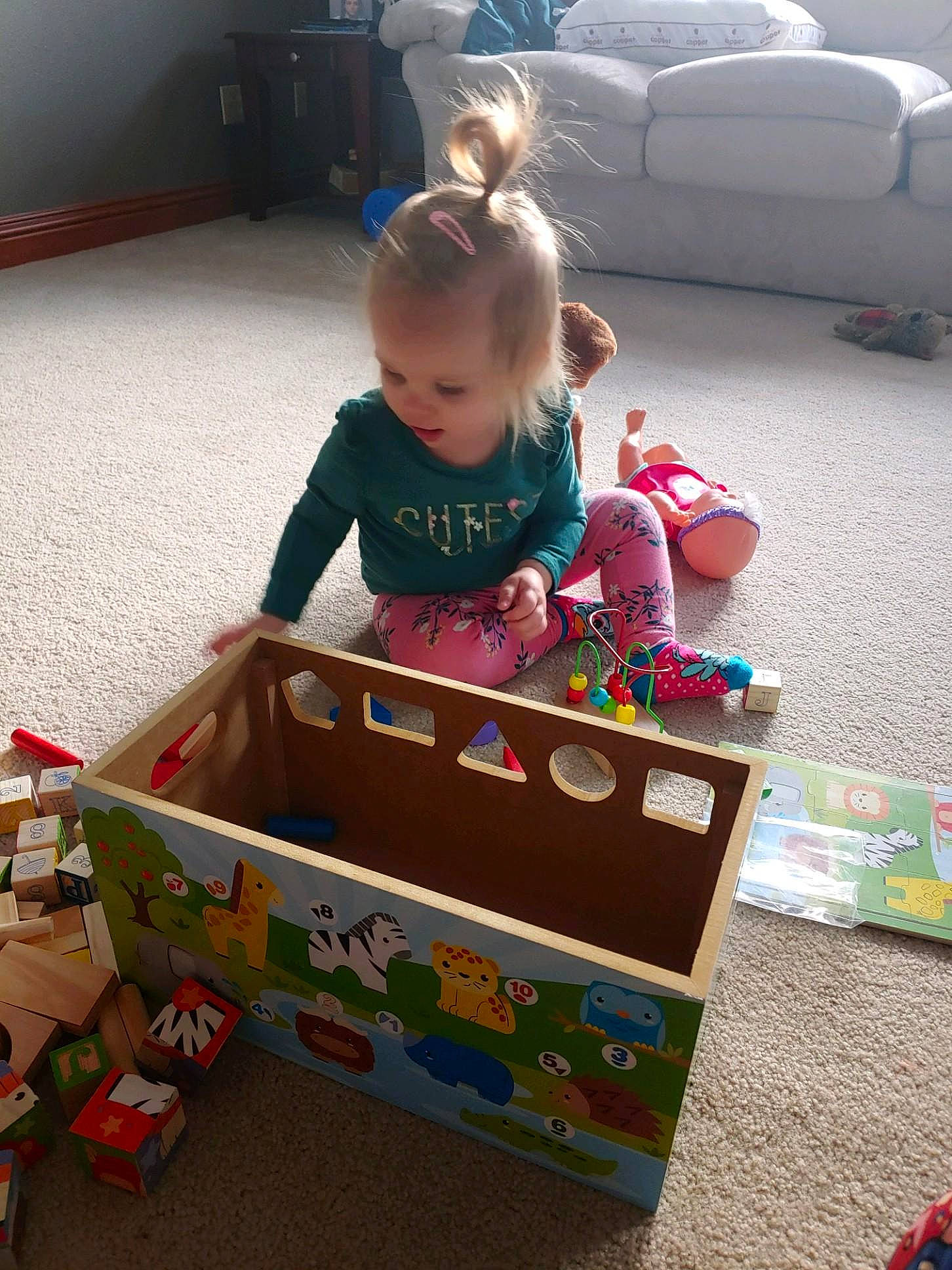 Scarlett is registered to the contest to win money with this photo: baby, baby_toys, child, person, play, toddler