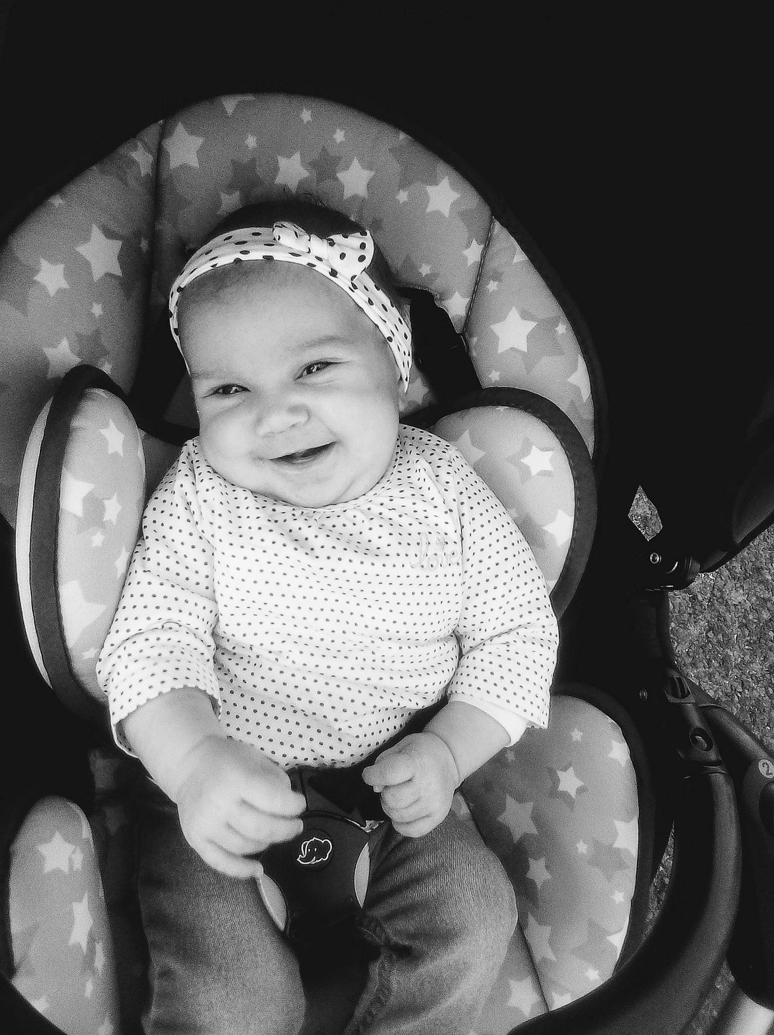 Célia a rejoint le concours — aidez-le/la à gagner de superbes lots ! baby, black, black_and_white, child, family, fun, headgear, joy, monochrome, monochrome_photography, people, person, photograph, photography, product, sitting, skin, smile, snapshot, stock_photography