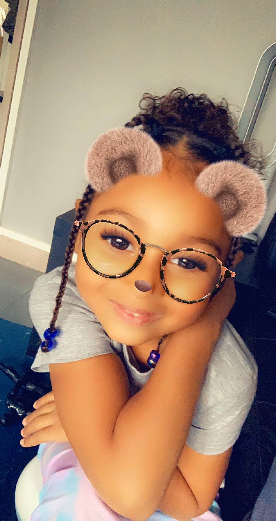 Haya participe au concours pour gagner de l'argent avec cette photo : audio_equipment, black_hair, cool, doll, eyelash, eyewear, finger, gesture, glasses, goggles, happy, human_body, jaw, lip, long_hair, person, skin, sunglasses, toy, vision_care