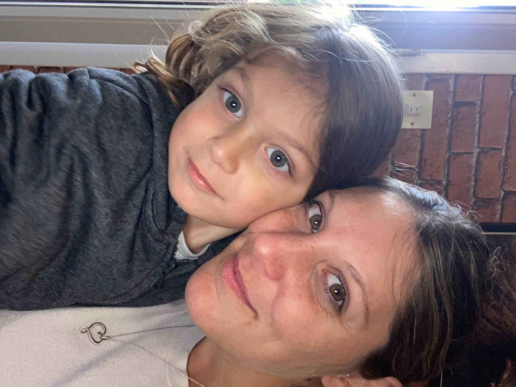 Liam a rejoint le concours — aidez-le/la à gagner de superbes lots ! black_hair, cheek, cool, eyebrow, eyelash, facial_expression, flash_photography, forehead, gesture, hair, happy, iris, jaw, joy, lip, mammal, mouth, nose, organ, person