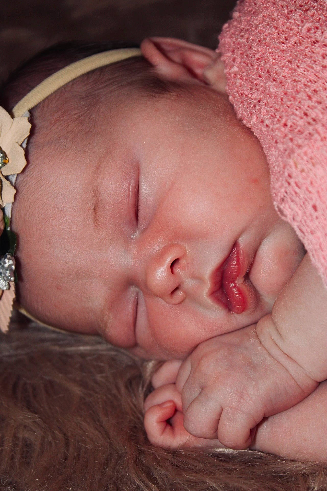 Eliza is registered to the contest to win money with this photo: baby, cheek, chin, comfort, eye, eyebrow, eyelash, face, finger, forehead, gesture, hand, head, human_body, iris, lip, mouth, neck, nose, person