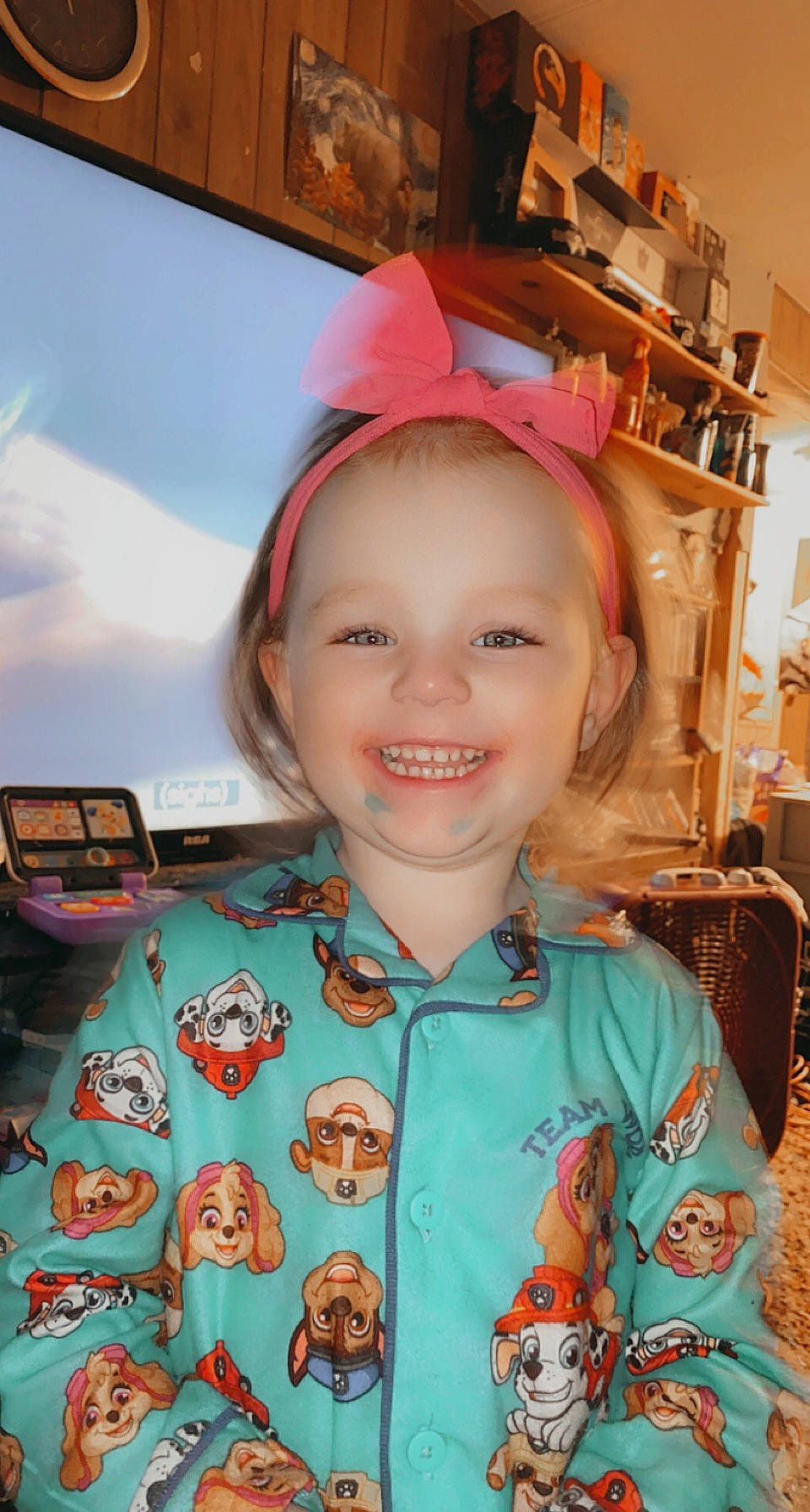 Eretria joined the competition — help win amazing prizes! beauty, child, costume, event, fashion, fashion_accessory, fun, happy, holiday, jewellery, joy, pattern, peach, person, pink, room, skin, sleeve, smile, textile