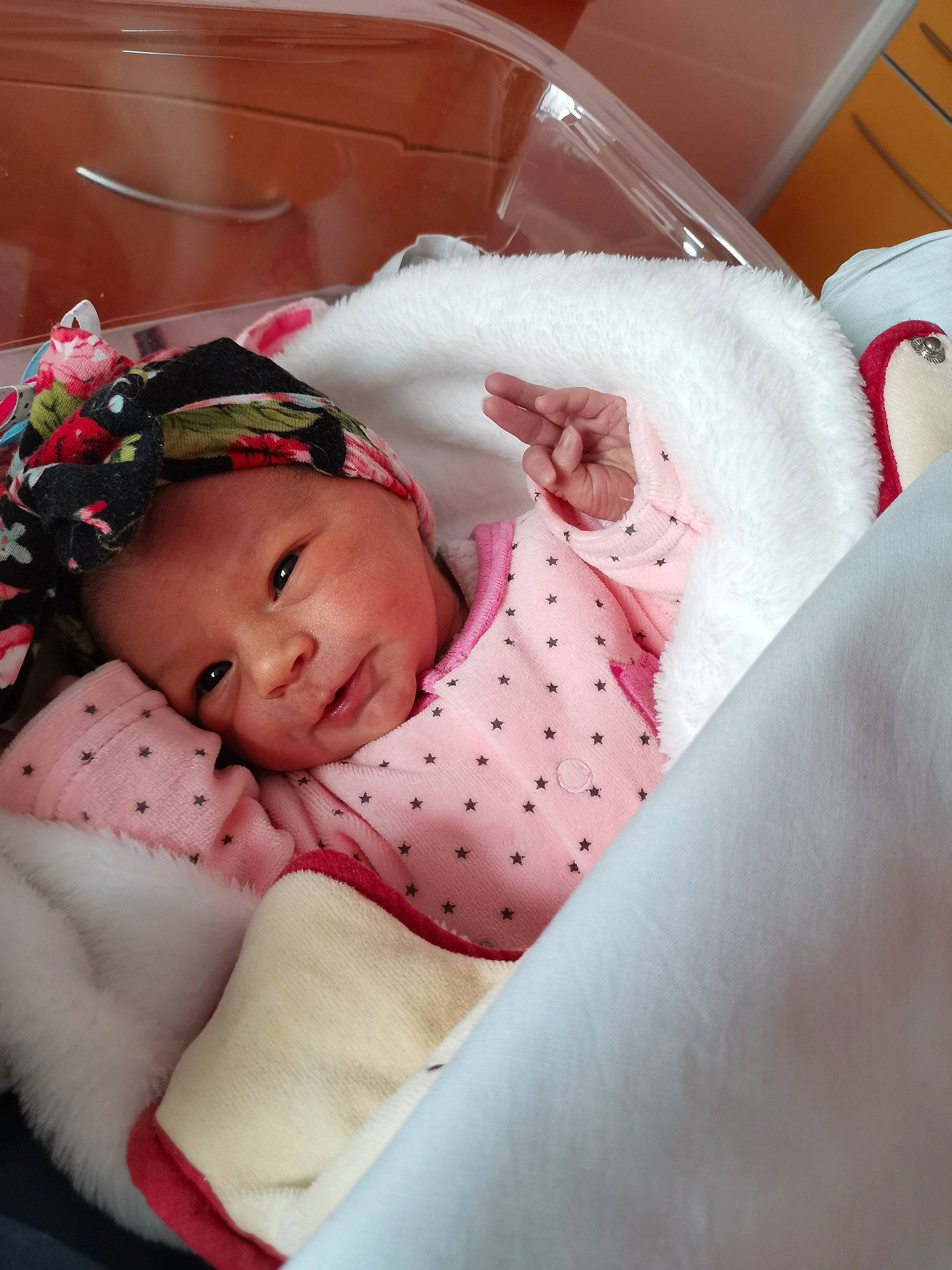 Taïs participe au concours pour gagner de l'argent avec cette photo : baby, baby_products, baby_sleeping, bedtime, birth, cheek, child, person, pink, product, skin, textile, toddler