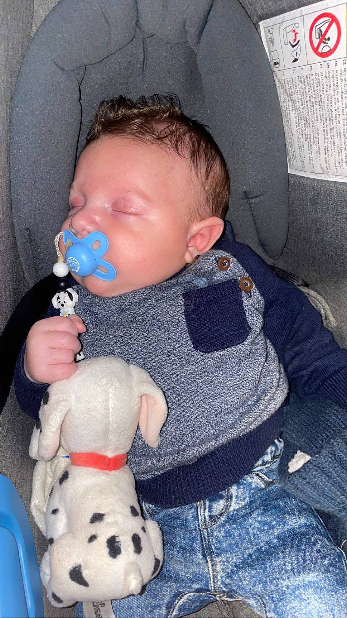 Lawson participe au concours pour gagner de l'argent avec cette photo : auto_part, baby, baby_products, baby_sleeping, baby_toddler_clothing, car_seat, car_seat_cover, cheek, child, comfort, companion_dog, dog, fun, lap, nose, person, product, sitting, stuffed_toy, toddler