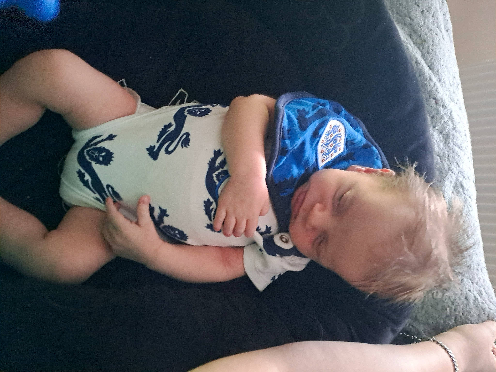 Thomas-james is registered to the contest to win money with this photo: abdomen, chest, comfort, dress, elbow, eye, finger, hand, hat, headgear, human_body, human_leg, joint, knee, leg, person, plant, shoulder, skin, thigh