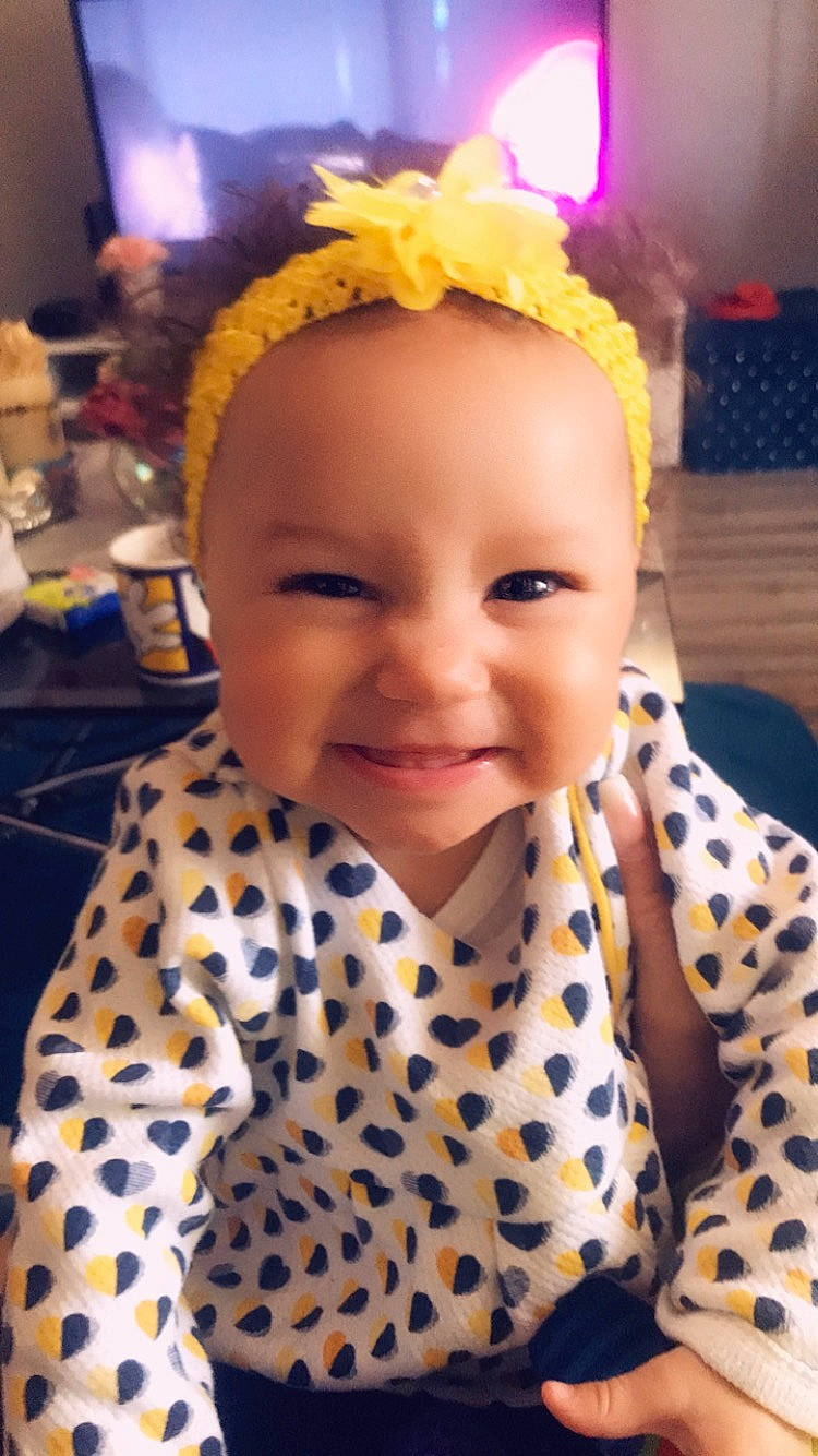 Swanna a rejoint le concours — aidez-le/la à gagner de superbes lots ! baby, baby_toddler_clothing, child, costume, costume_hat, design, electric_blue, event, fashion_accessory, fun, hairstyle, happy, headband, headpiece, joy, party_supply, pattern, person, room, sleeve