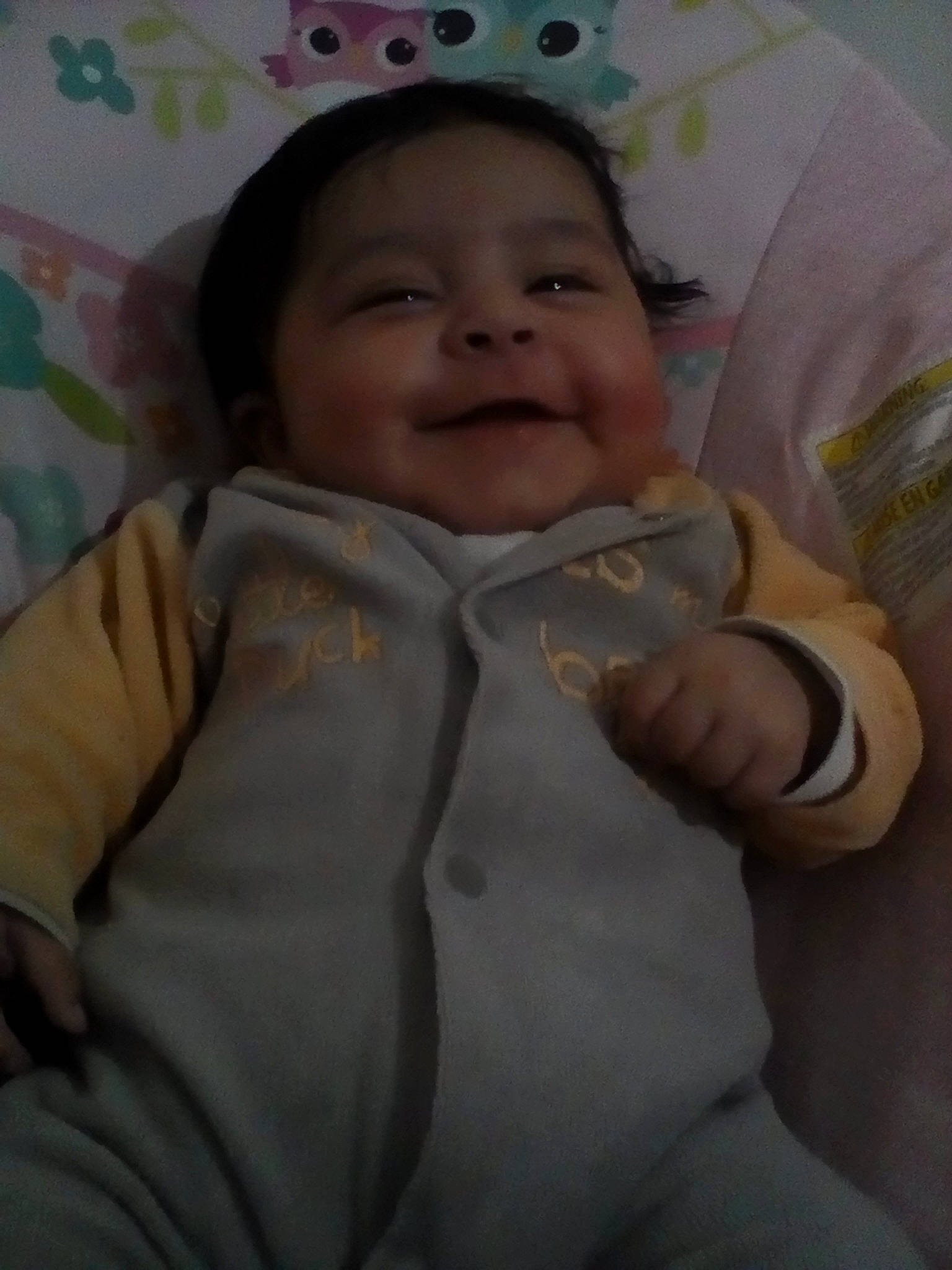 Nayla participe au concours pour gagner de l'argent avec cette photo : baby, bedtime, cheek, child, eye, forehead, nose, person, skin, smile, toddler