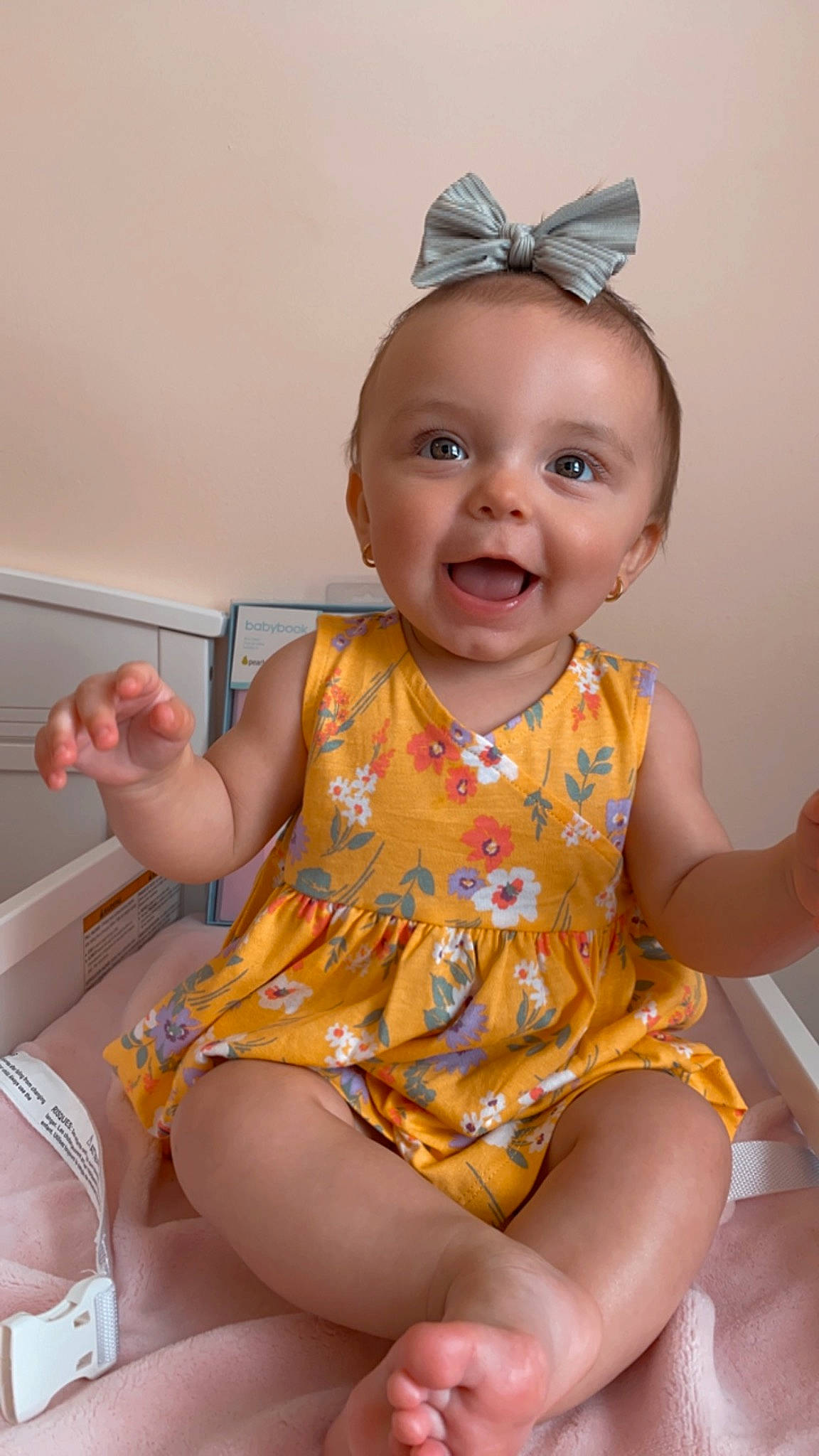 Coraline is registered to the contest to win money with this photo: baby_toddler_clothing, cheek, chin, clothing, eye, face, facial_expression, happy, head, human, human_body, iris, joy, leg, mouth, neck, person, pink, skin, smile