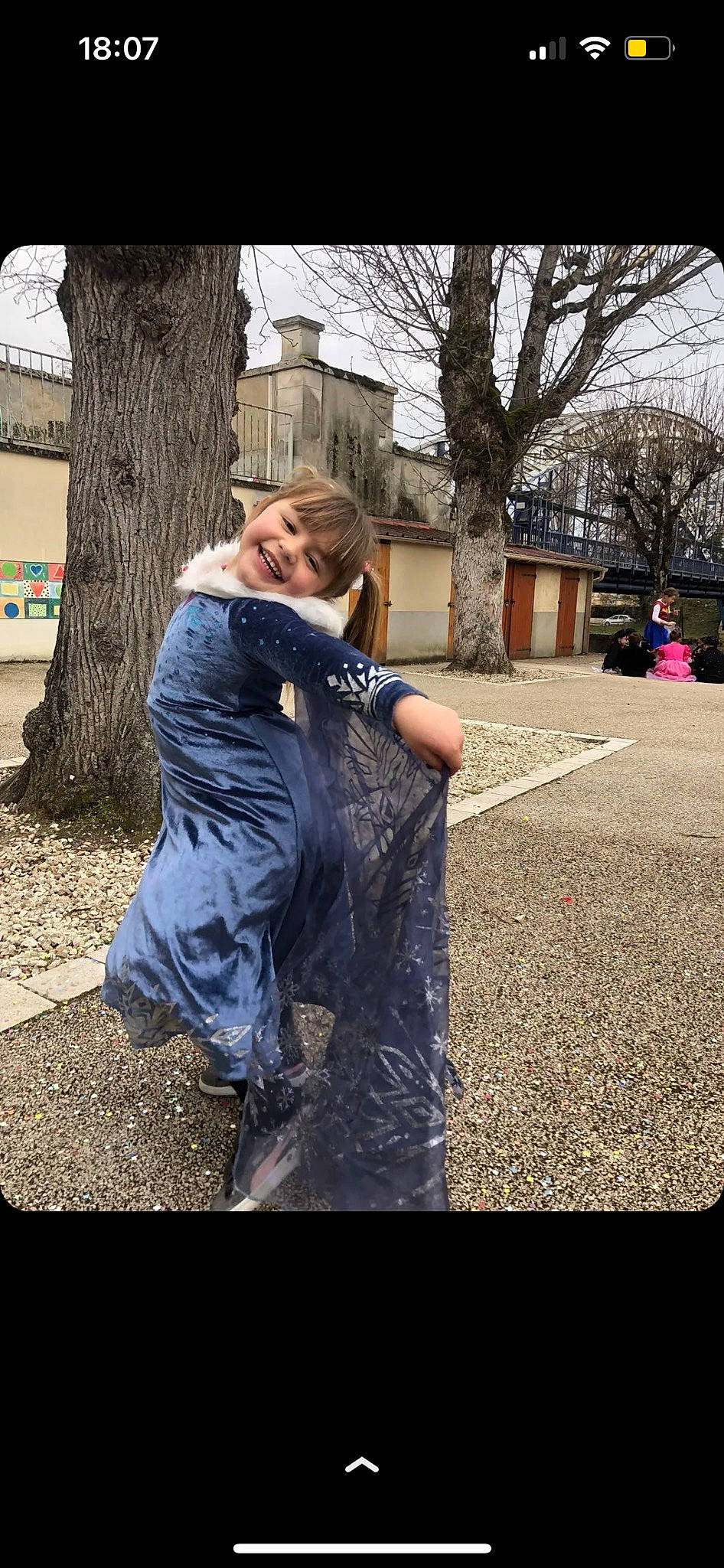 Djoye participe au concours pour gagner de l'argent avec cette photo : asphalt, denim, dress, electric_blue, eyewear, flash_photography, formal_wear, gesture, grass, happy, leisure, long_hair, people_in_nature, person, plant, road_surface, sleeve, tints_and_shades, tree, trunk