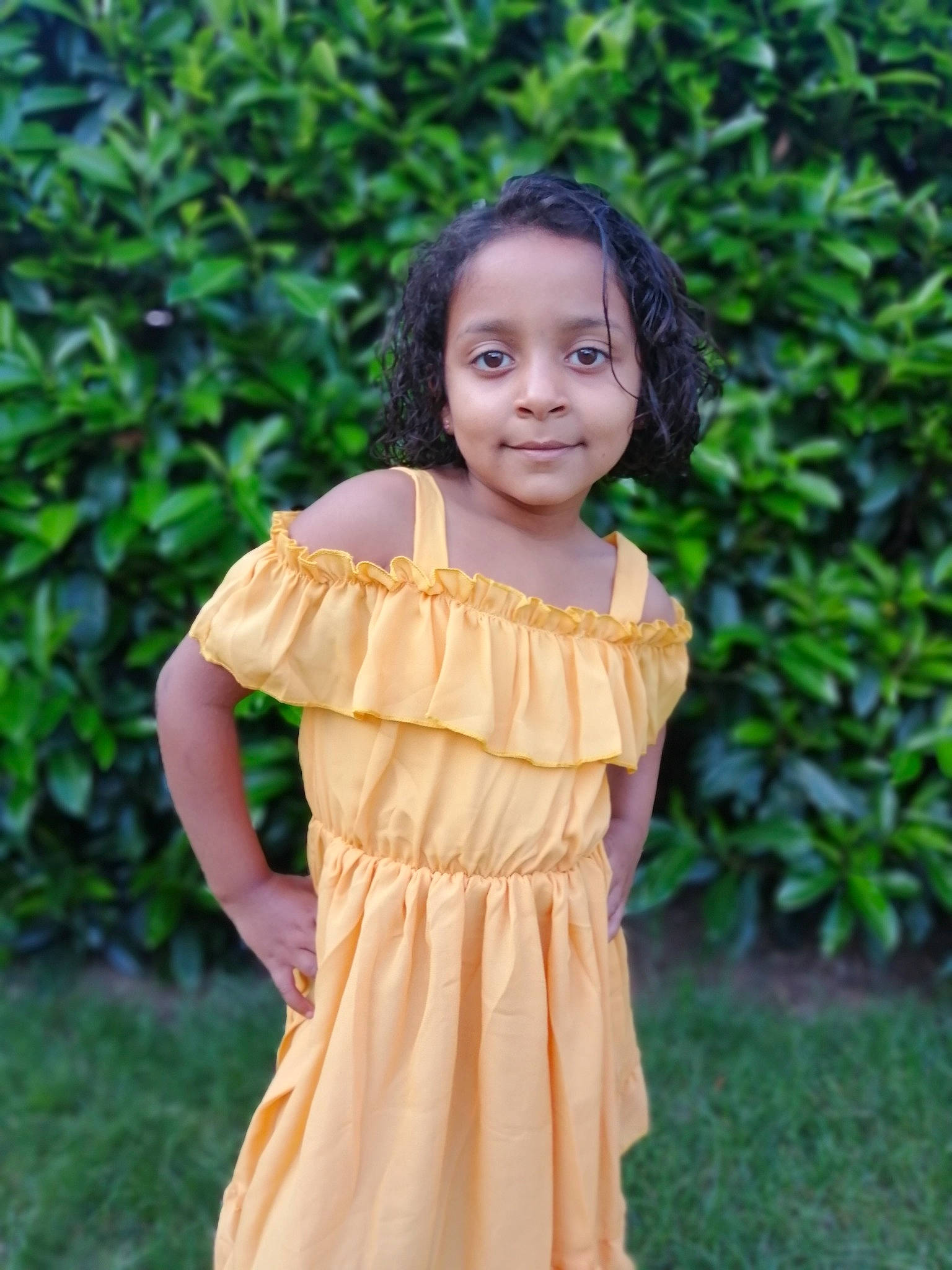 Kenzy participe au concours pour gagner de l'argent avec cette photo : child, child_model, dress, joy, peach, person, photo_shoot, photography, skin, smile, textile, toddler, yellow