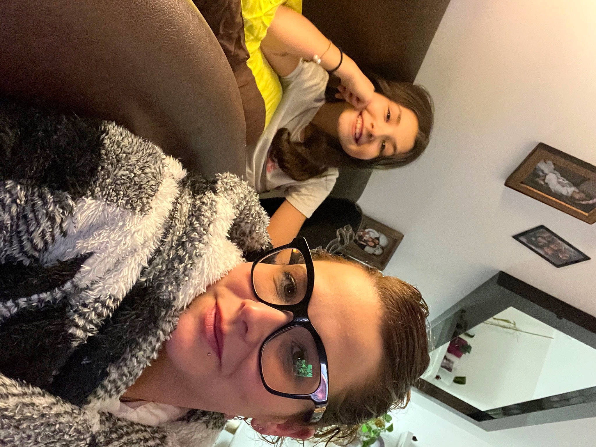 Lilou participe au concours pour gagner de l'argent avec cette photo : black_hair, comfort, eyebrow, eyelash, eyewear, finger, fun, gesture, glasses, happy, jaw, joy, long_hair, mouth, neck, nose, organ, person, picture_frame, skin