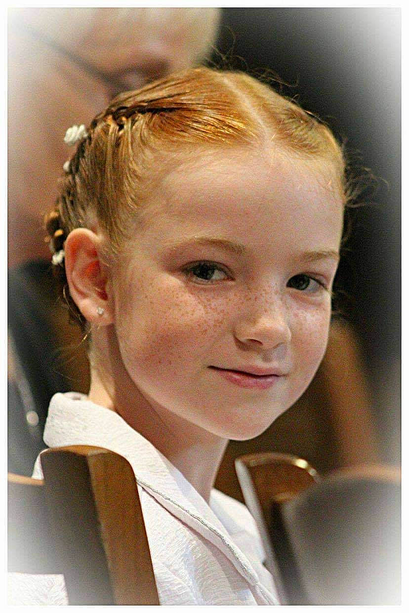 Thaïs a rejoint le concours — aidez-le/la à gagner de superbes lots ! blond, brown_hair, child_model, ear, eyebrow, forehead, hair_accessory, hair_coloring, hairstyle, head, joy, person, portrait, portrait_photography