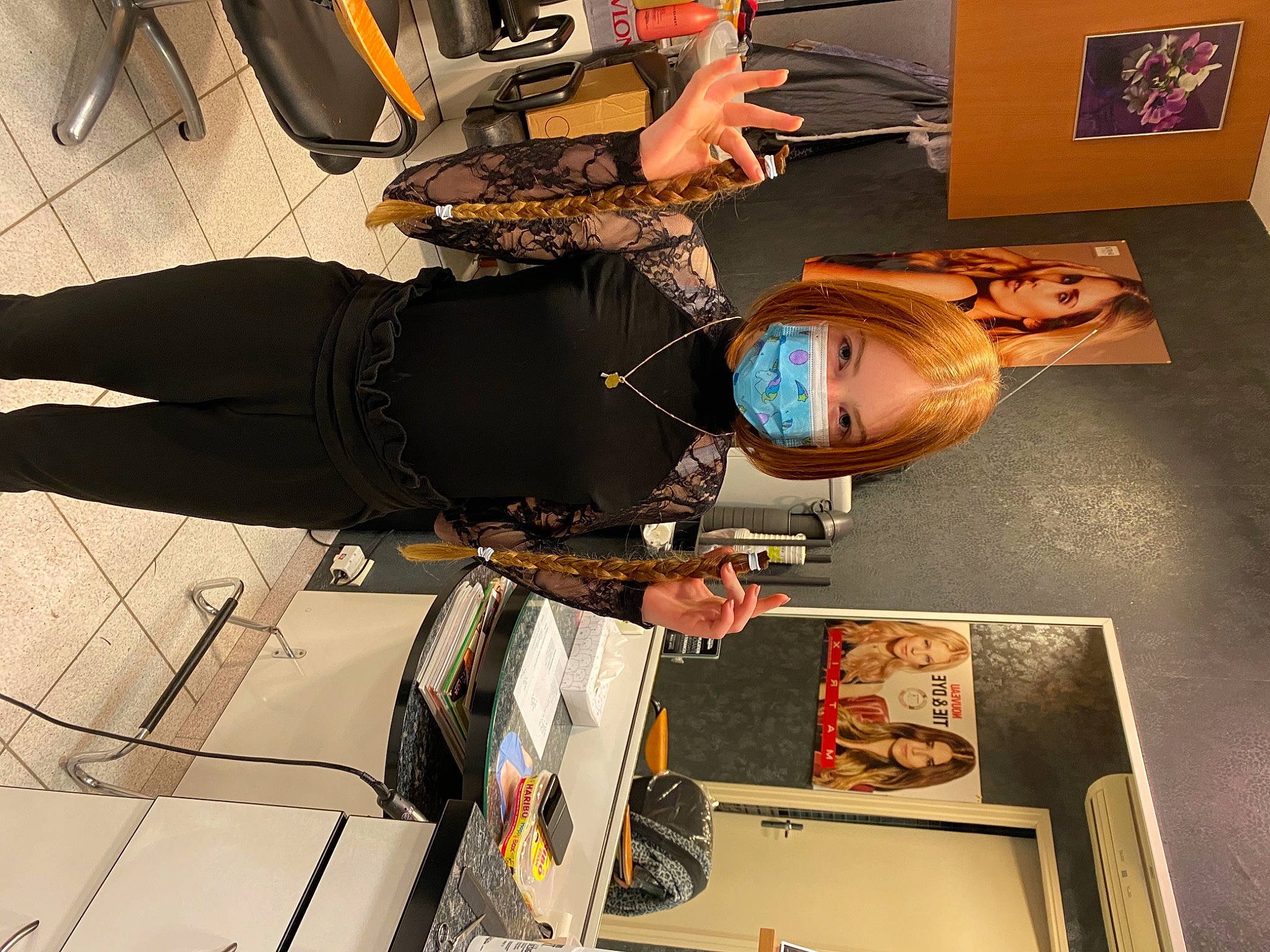 Thaïs a rejoint le concours — aidez-le/la à gagner de superbes lots ! hair_coloring, person