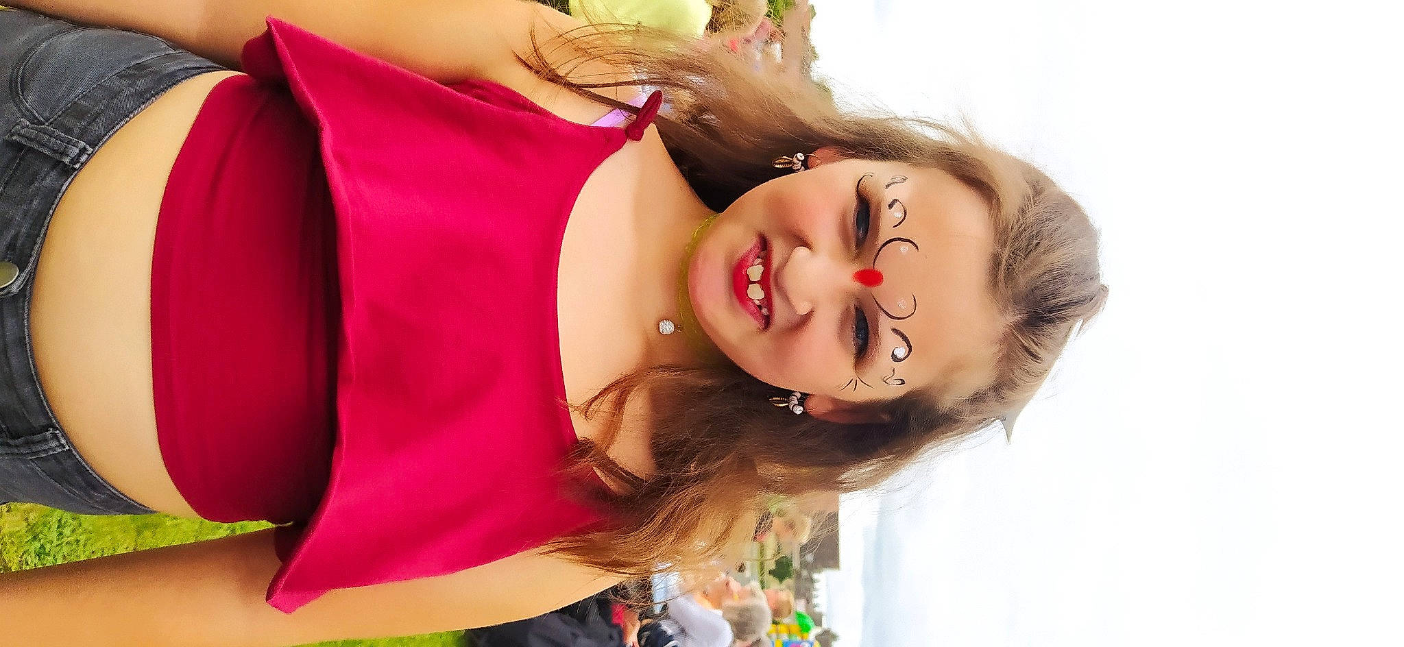 Serenna participe au concours pour gagner de l'argent avec cette photo : beauty, black_hair, dress, eyebrow, eyelash, flash_photography, gesture, happy, jewellery, joint, lip, lipstick, long_hair, makeover, mouth, neck, person, pink, skin, smile