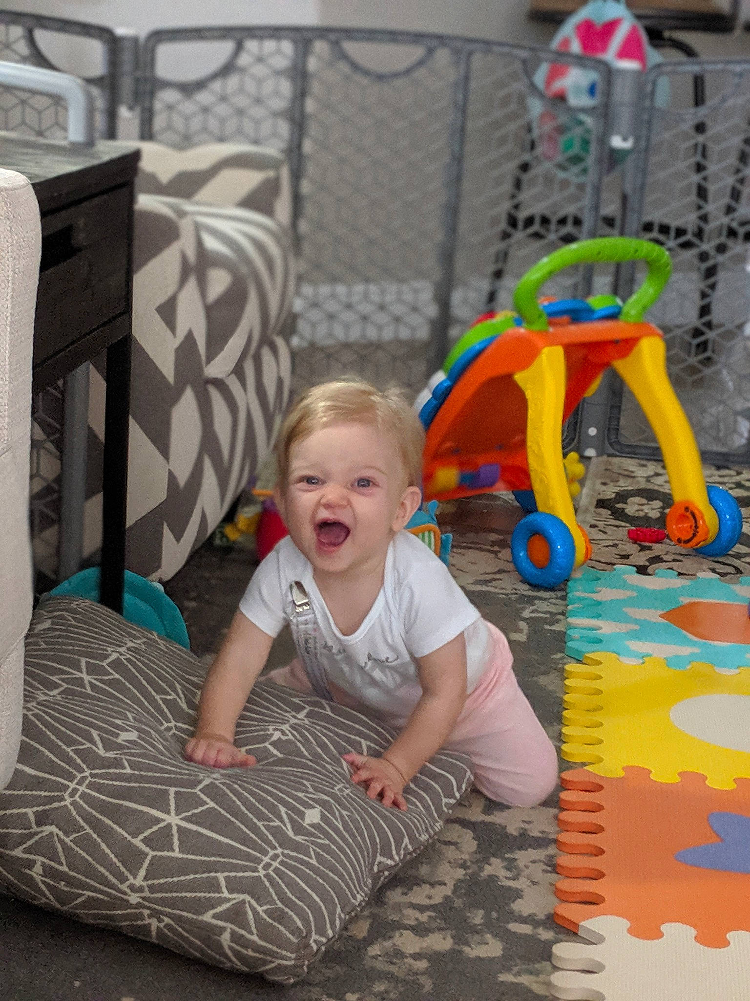 Jade is registered to the contest to win money with this photo: baby_toys, child, fun, leisure, person, play, room, sitting, toddler, toy, vacation