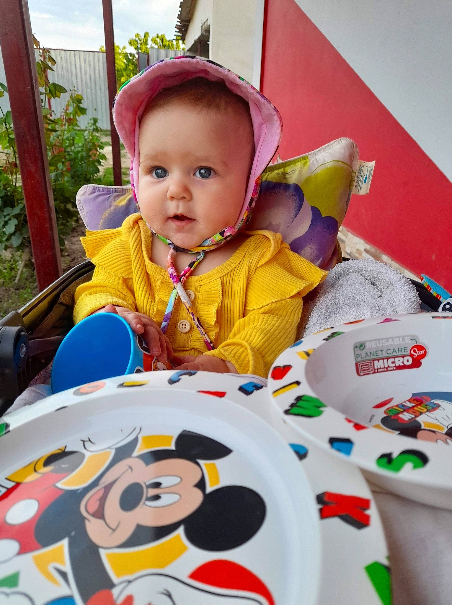 Eveline a rejoint le concours — aidez-le/la à gagner de superbes lots ! baby, baby_playing_with_toys, baby_products, baby_toddler_clothing, beauty, child, event, eye, face, facial_expression, fun, happy, head, leisure, person, pink, play, product, recreation, smile