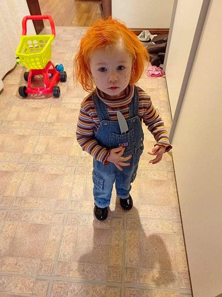 Talya participe au concours pour gagner de l'argent avec cette photo : baby_toddler_clothing, child, clothing, denim, floor, flooring, fun, hardwood, human_leg, jeans, leg, pattern, person, room, sleeve, standing, tire, toddler, toy, wheel