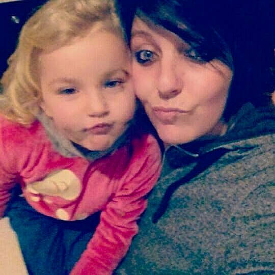 Maëlyne participe au concours pour gagner de l'argent avec cette photo : cheek, child, daughter, emotion, eye, face, forehead, fun, girl, hair, hairstyle, head, human_hair_color, lip, mother, nose, person, skin, smile, toddler