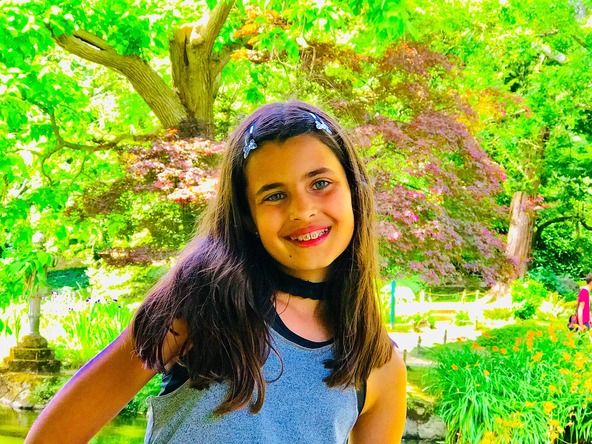 Diane a rejoint le concours — aidez-le/la à gagner de superbes lots ! beauty, black_hair, emotion, eye, facial_expression, flower, fun, girl, grass, green, happiness, joy, lady, leaf, nature, person, plant, smile, spring, tree